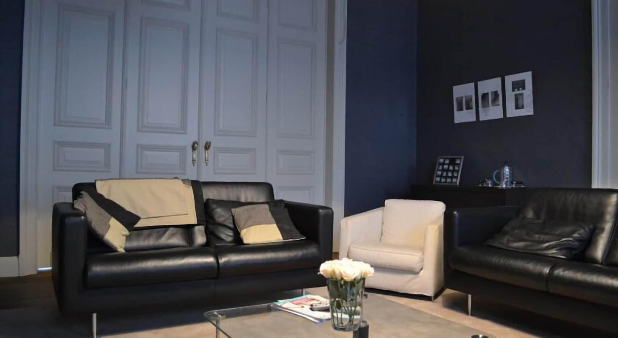 Vista Lobby Dusk Till Dawn