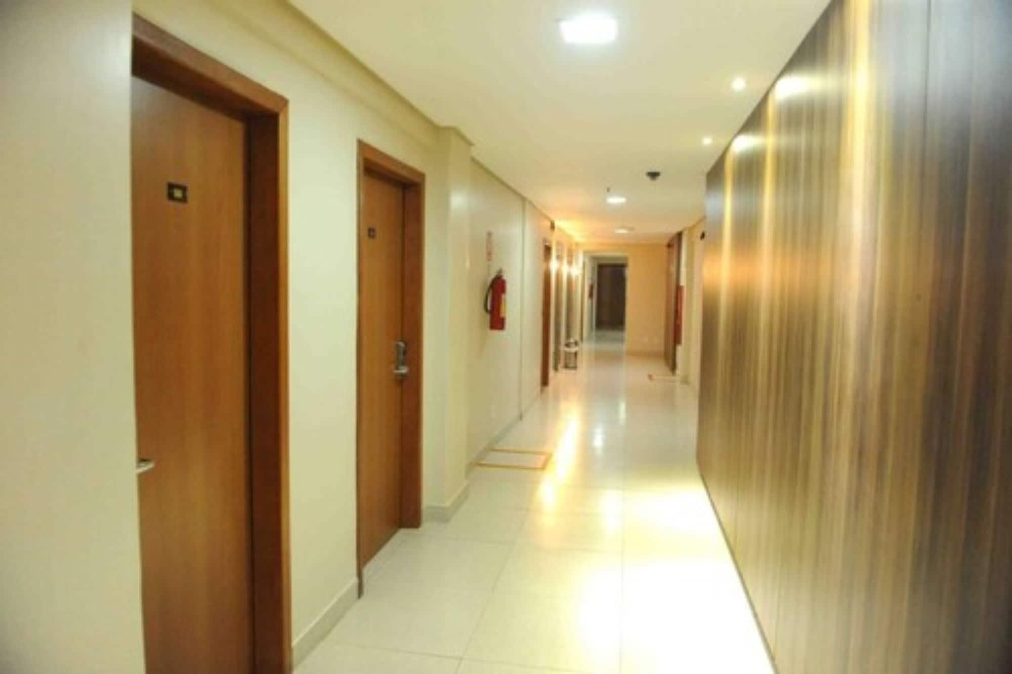 Varios Oft Garden Hotel