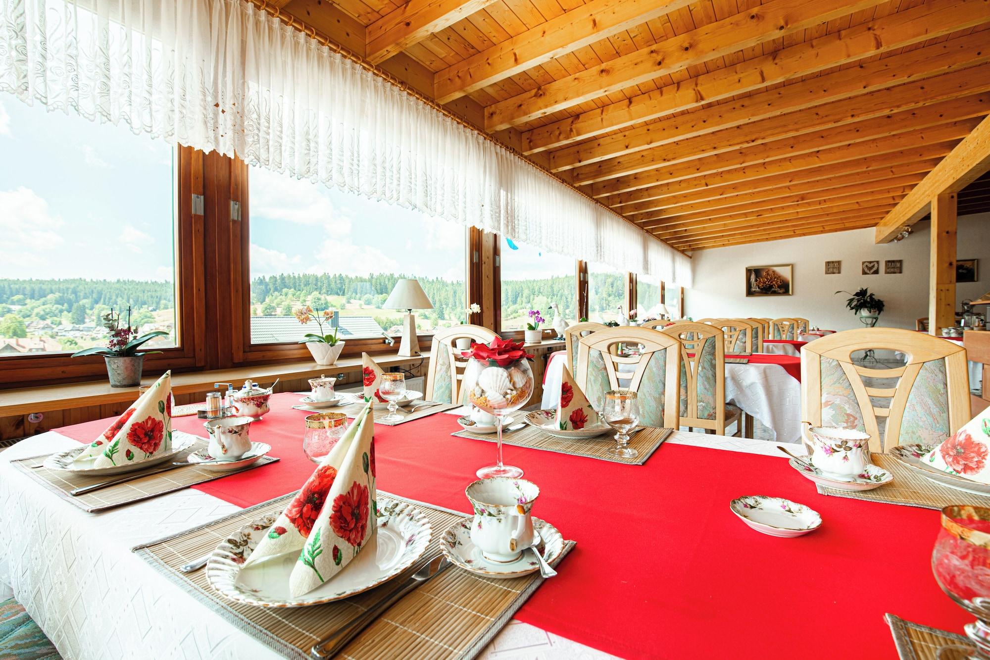 Restaurant Waldhotel Auerhahn Bed & Breakfast