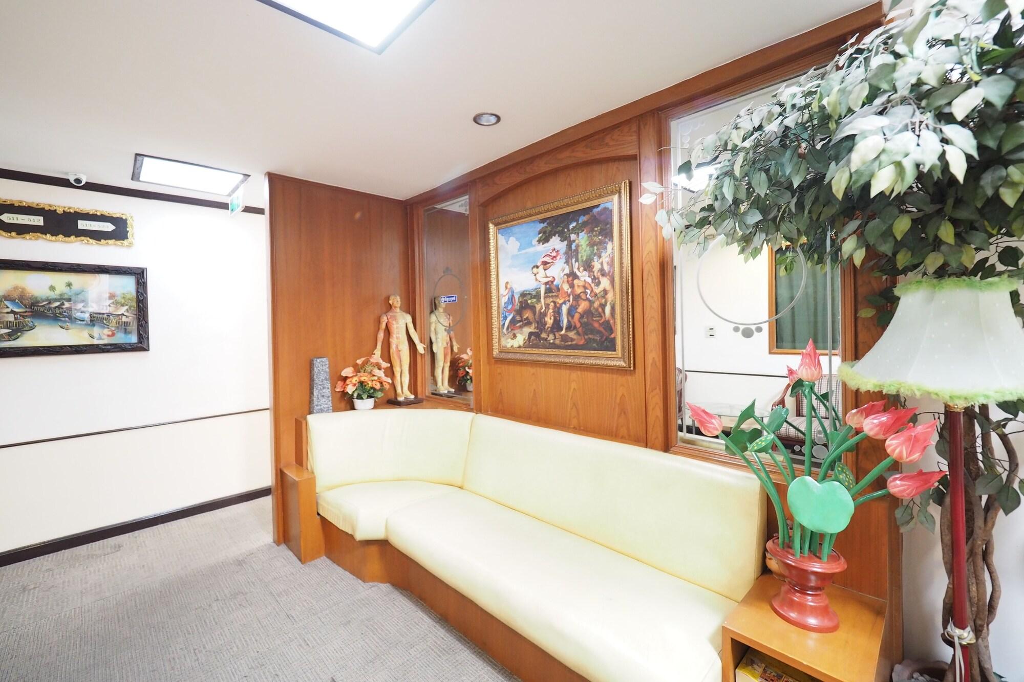 Instalaciones Recreativas Honey House1