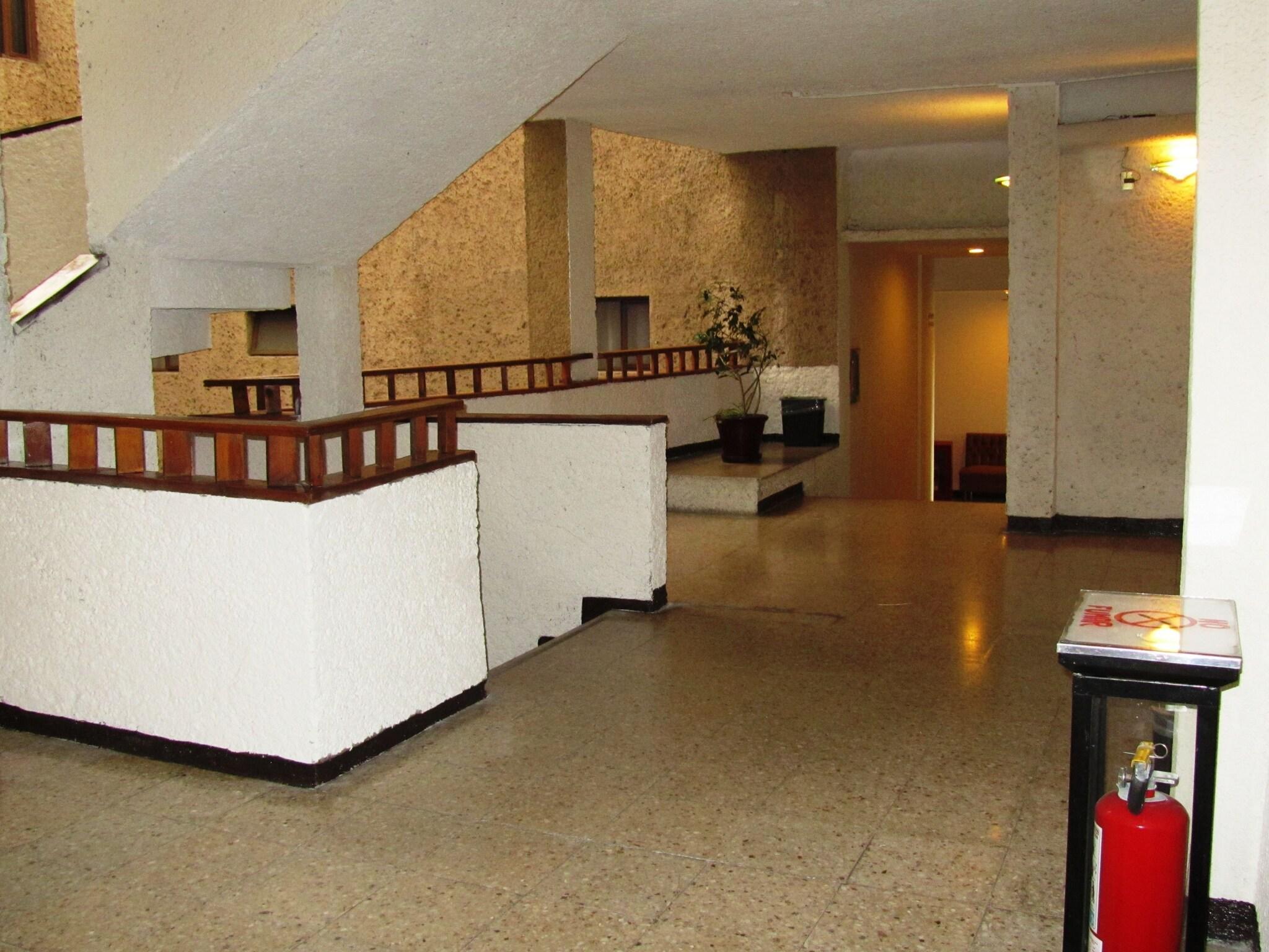 Vista Lobby Maria Benita 