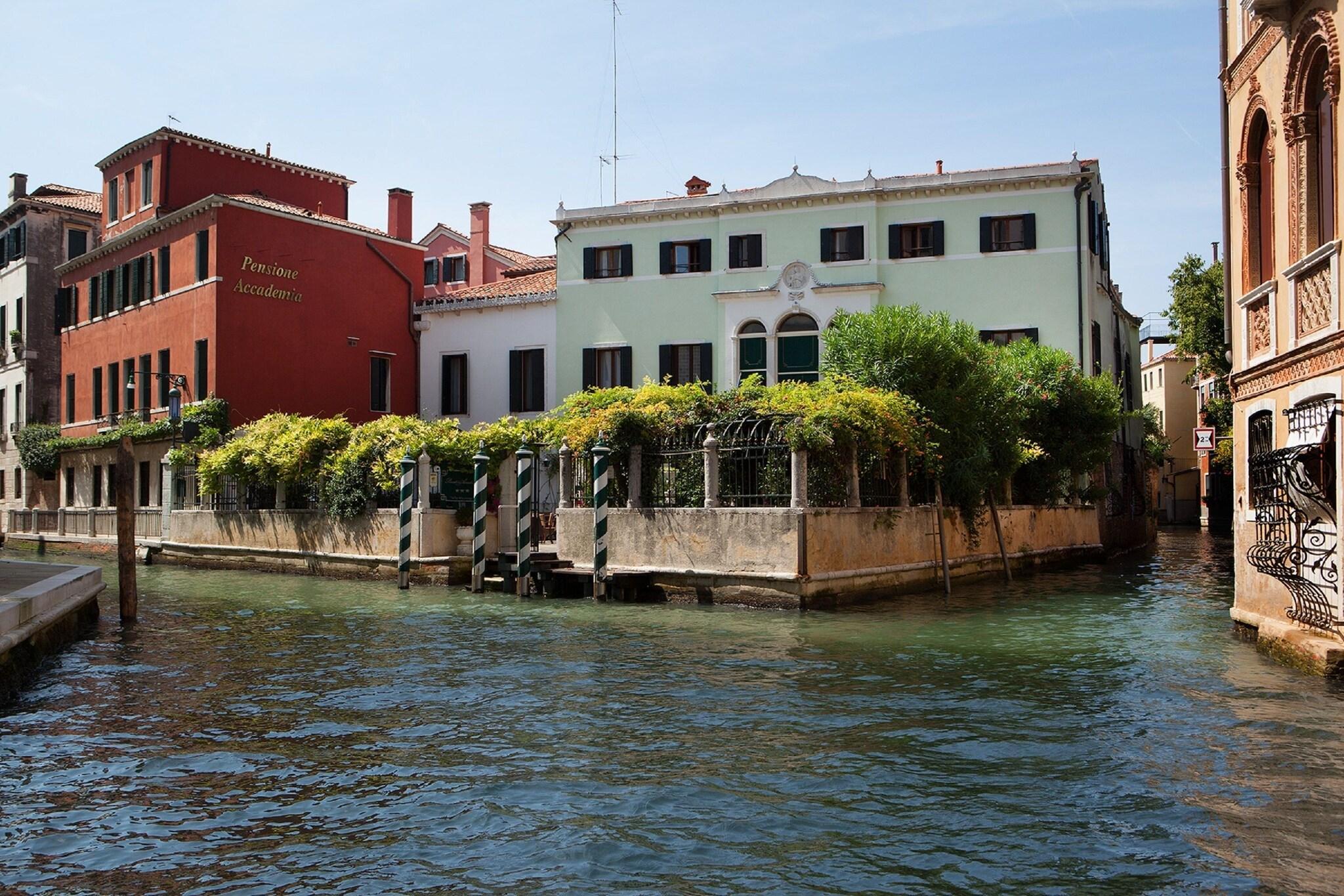 Vista Exterior Pensione Accademia - Villa Maravege