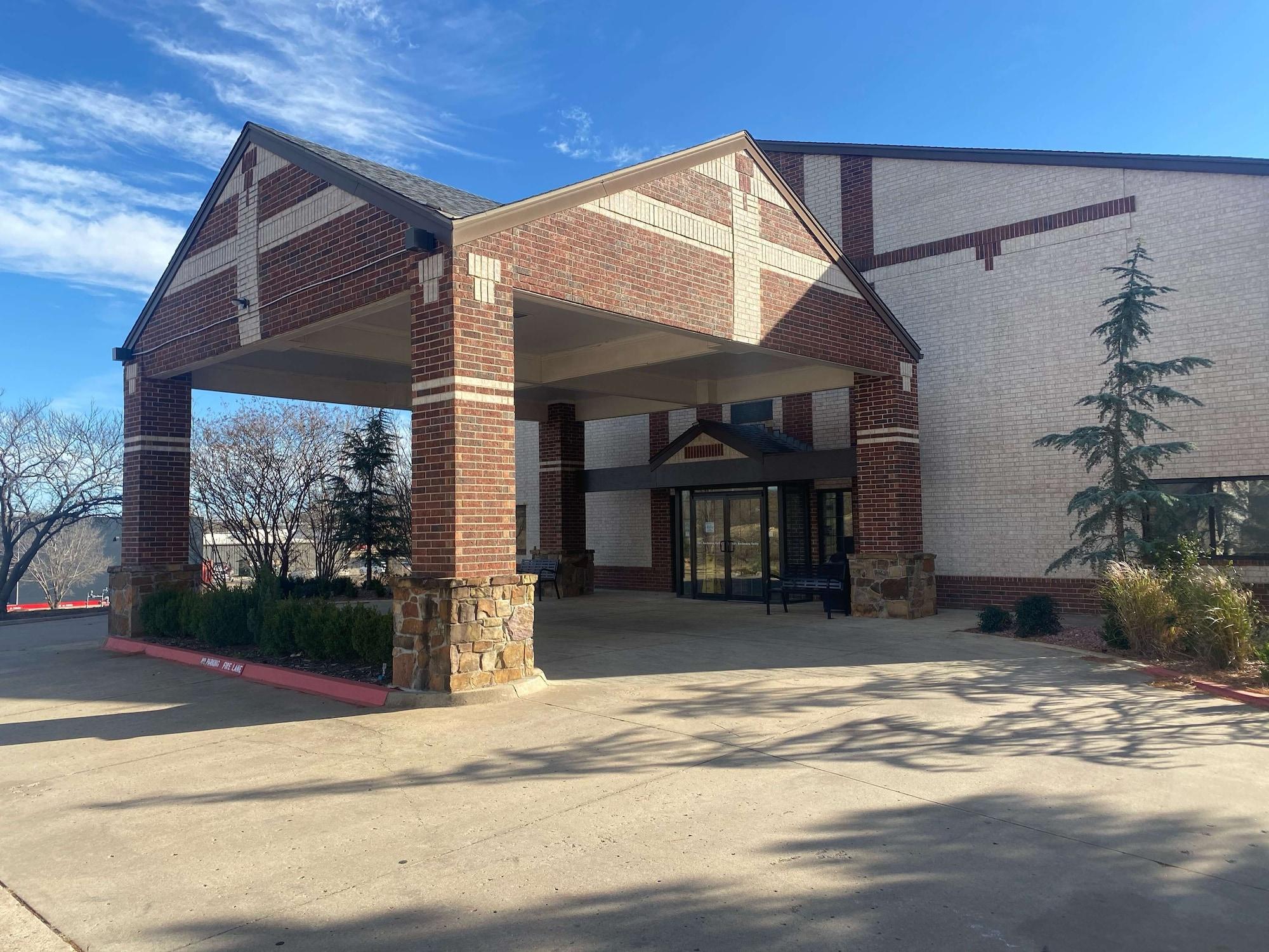 Varios SureStay Plus Hotel by Best Western Edmond