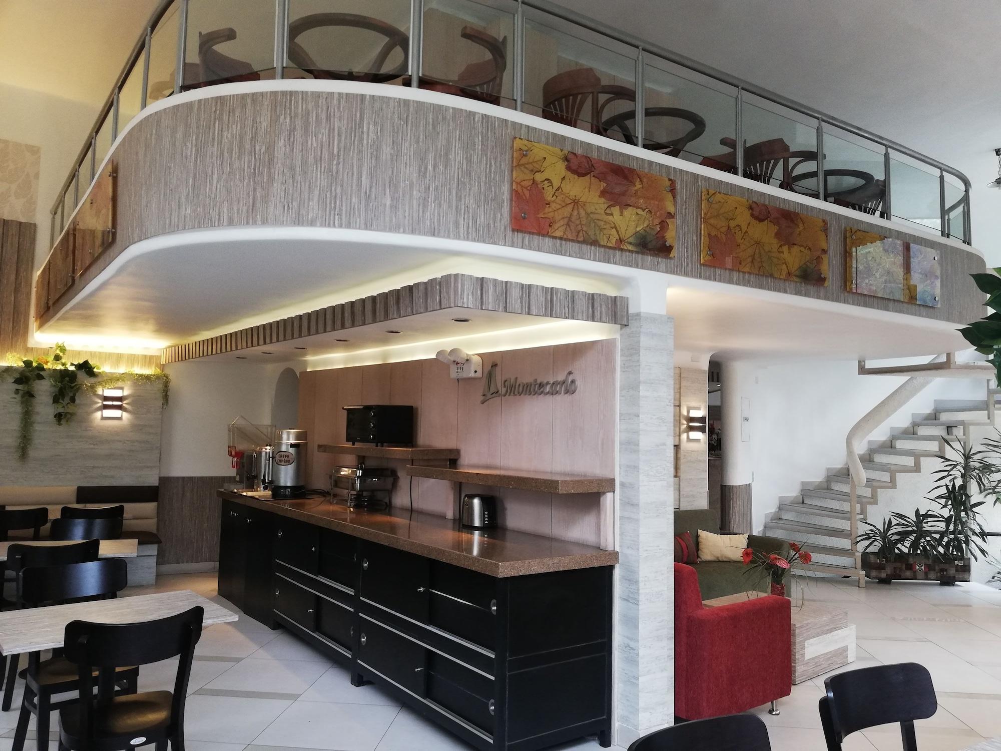 Vista Lobby Hotel Montecarlo
