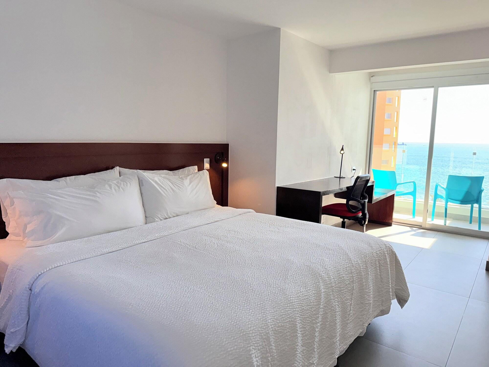 Habitación Garner Hotel Mazatlan Beach by IHG