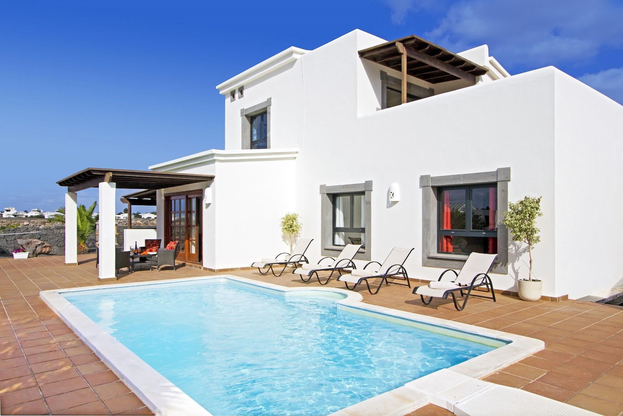 Varios Villas Coral Deluxe
