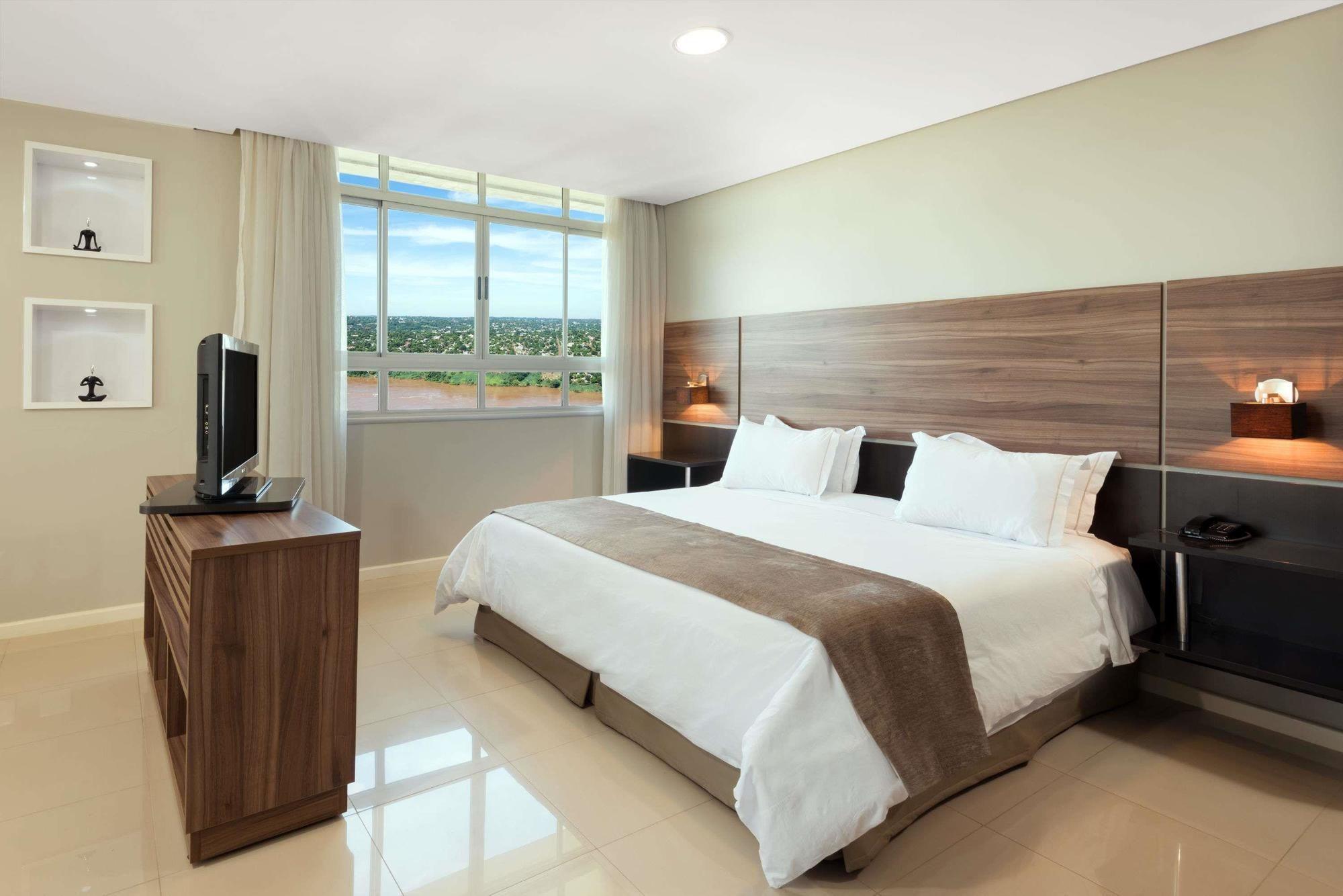 Habitación Wyndham Golden Foz Suites