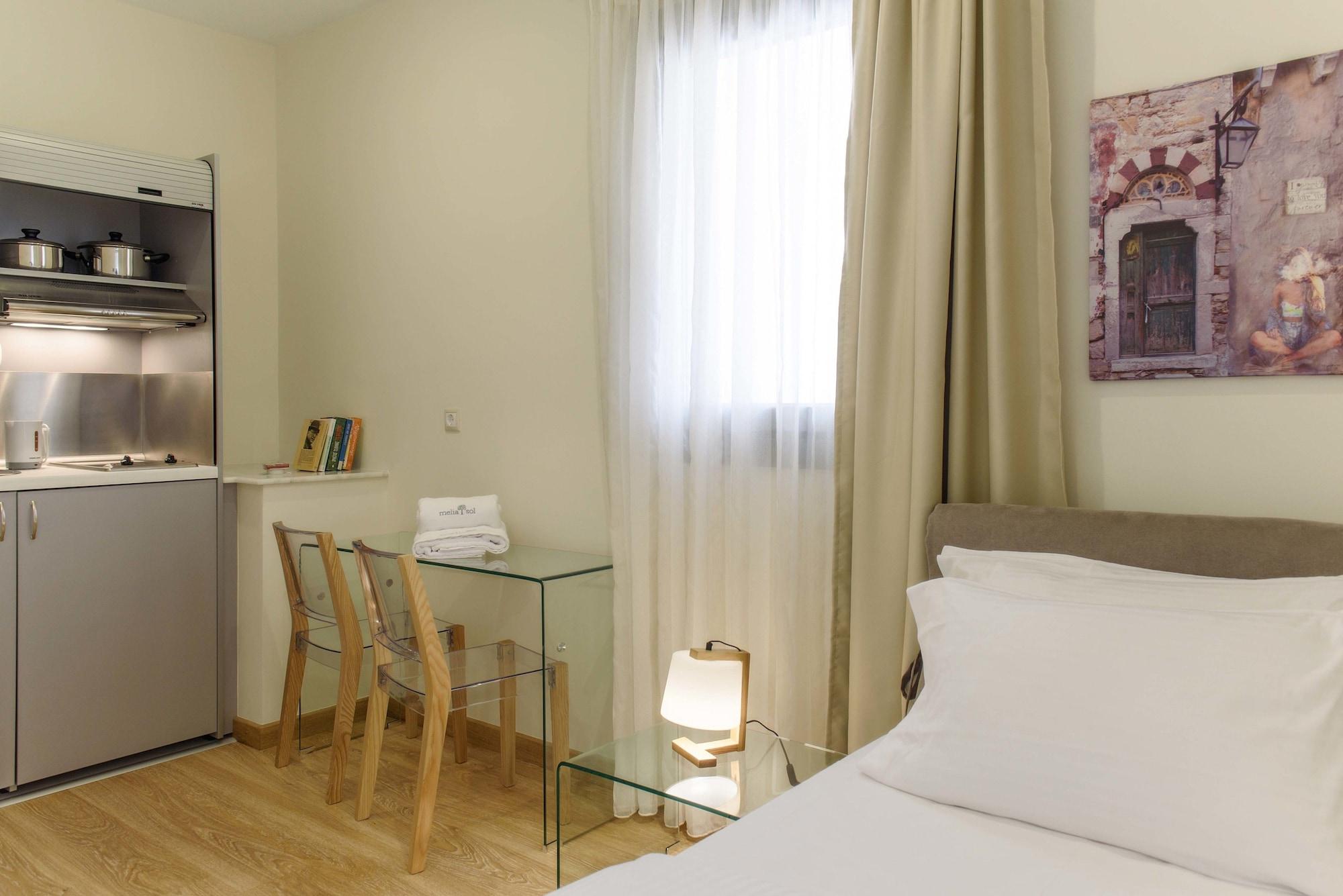 Set de Habitación Melia Sol Art Studios