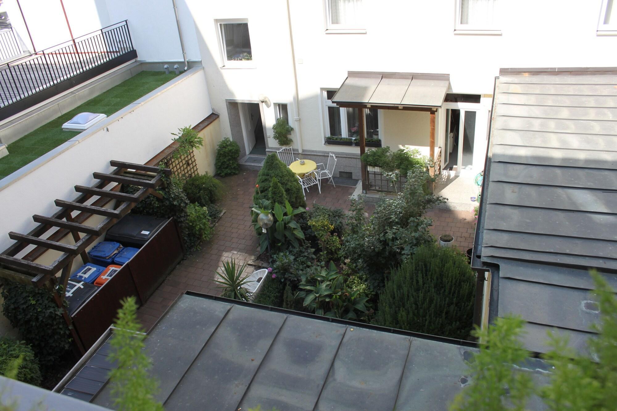 Vista Exterior Hotel Occam