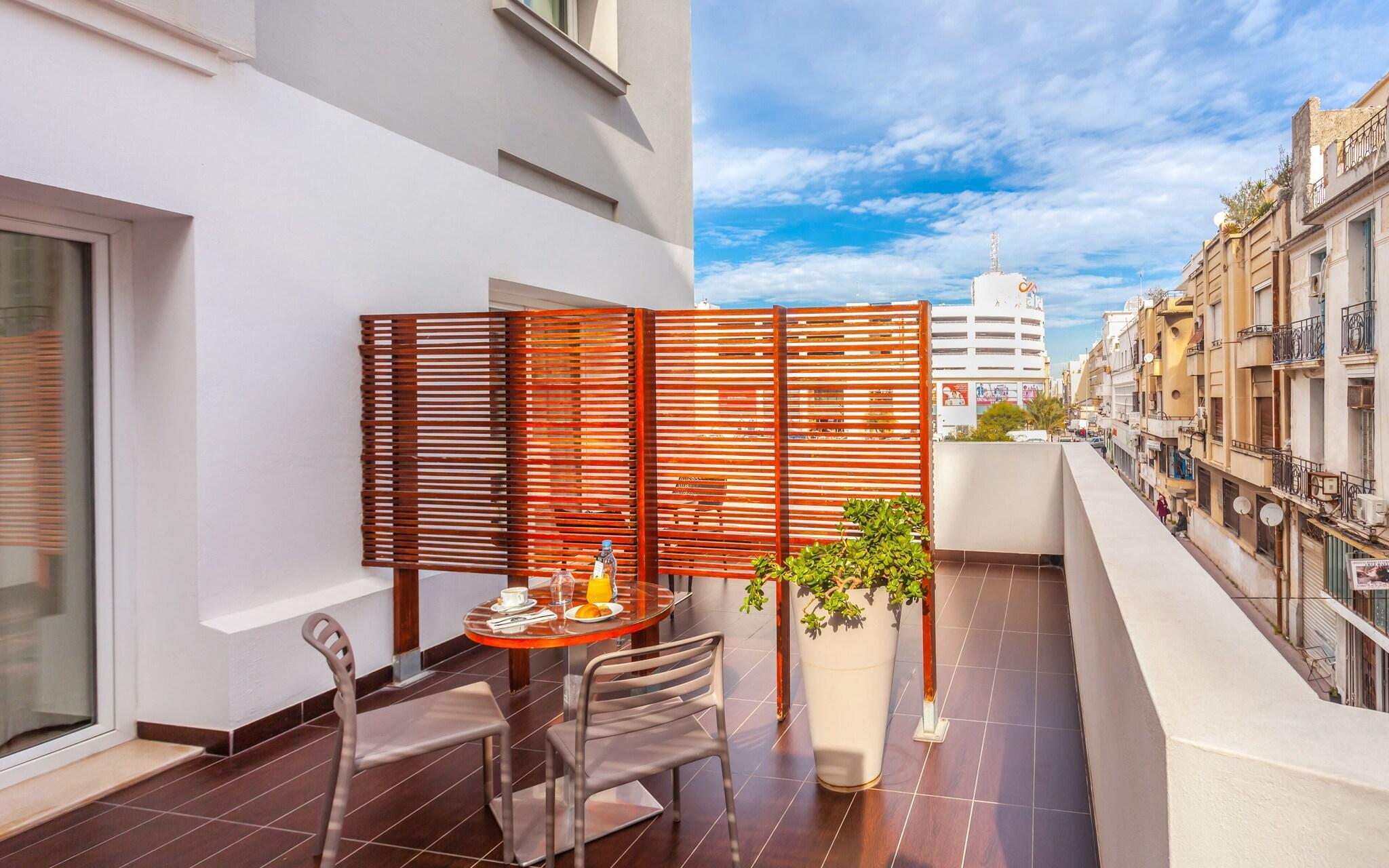 Varios Hotel Carlton