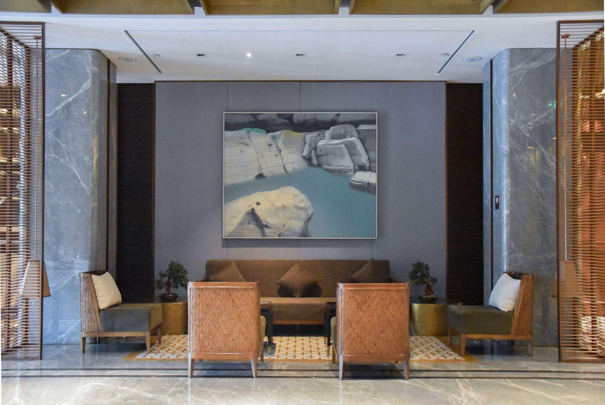 Vista Lobby Ramada Leshan