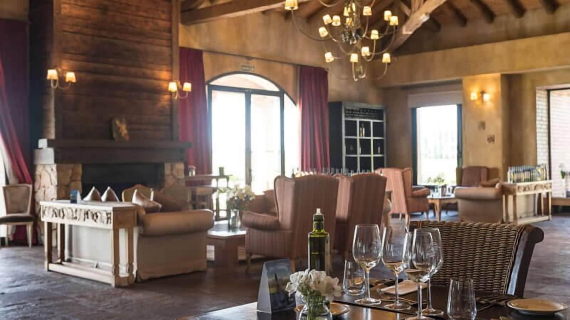 Vista Lobby Andeluna Winery Lodge