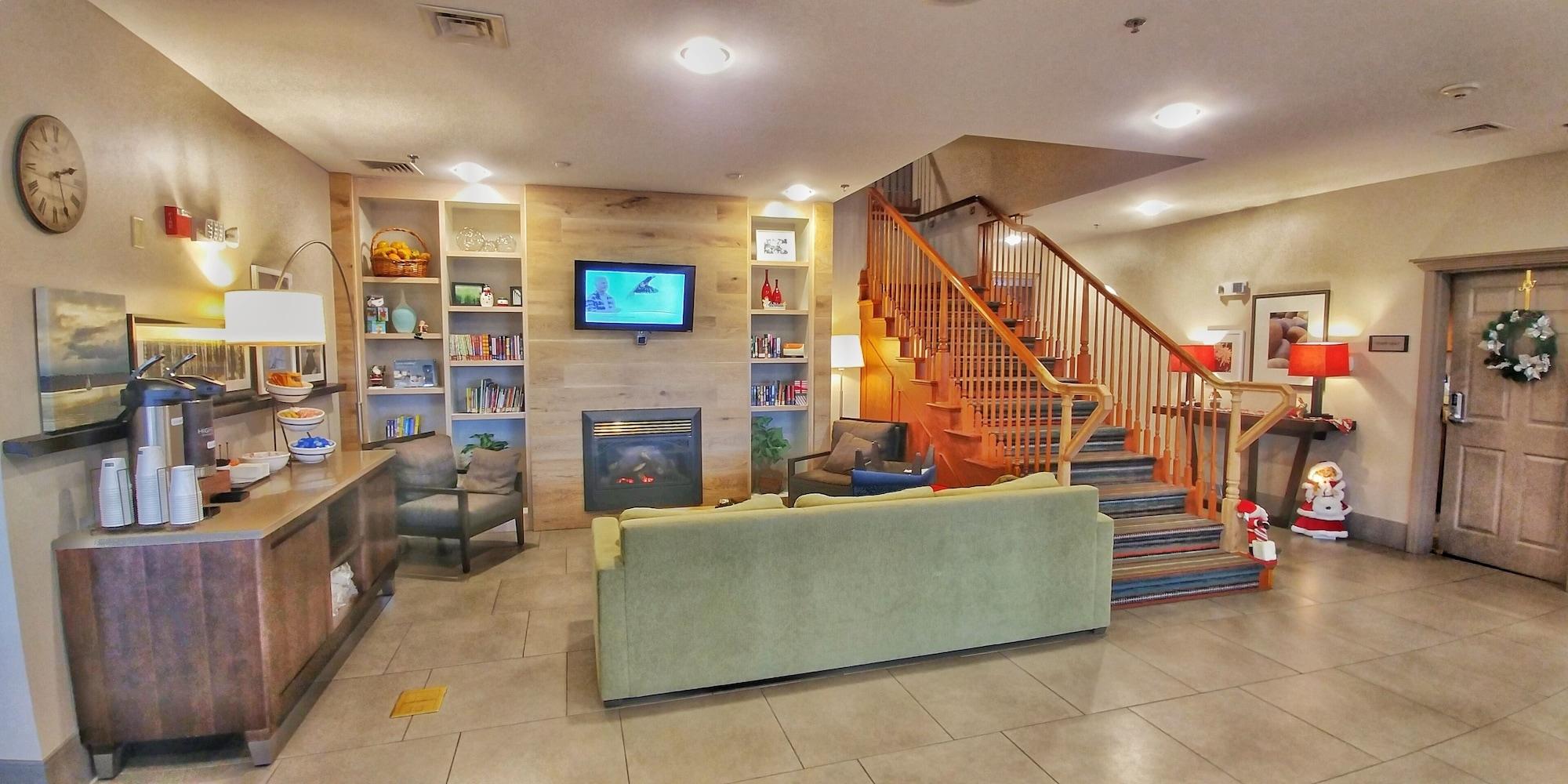 Vista Lobby Country Inn & Suites by Radisson, Chambersburg, PA