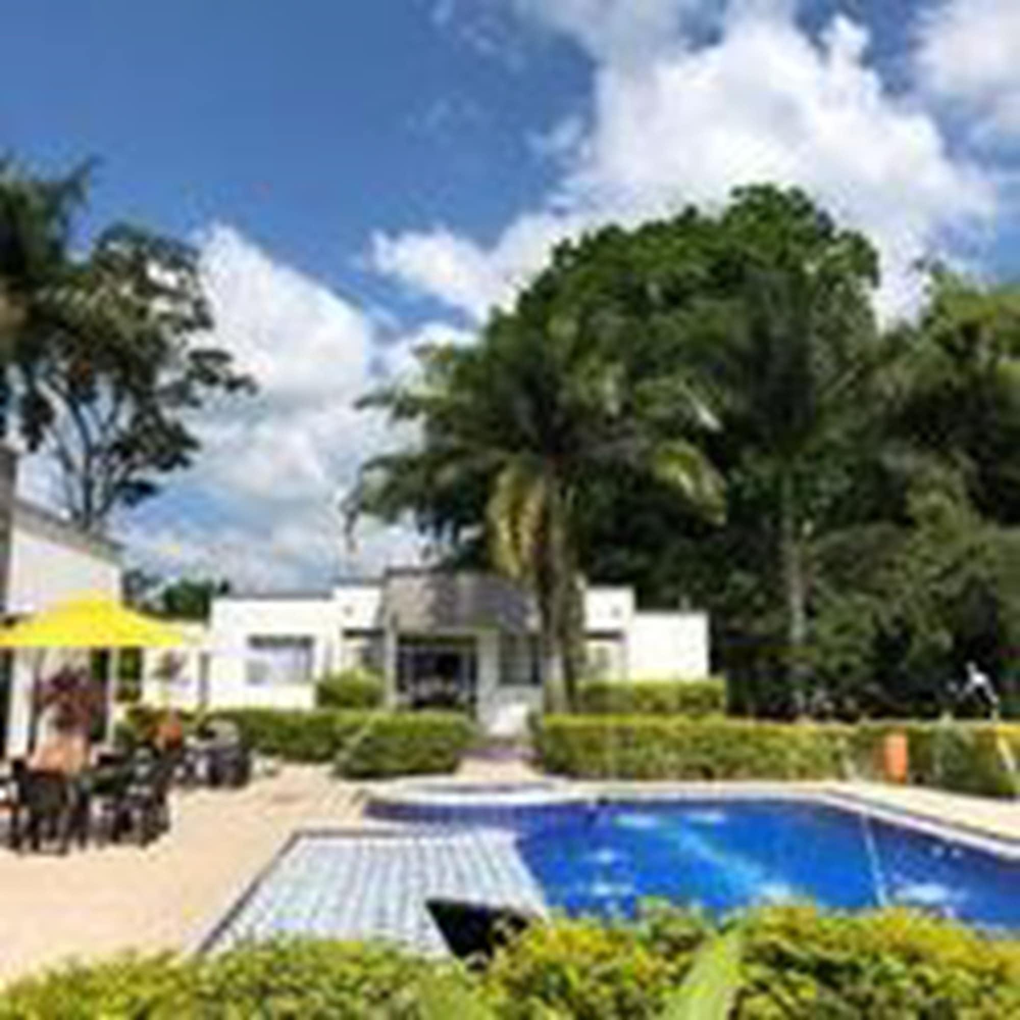Vista Piscina Villa Thiago Finca Tradicional