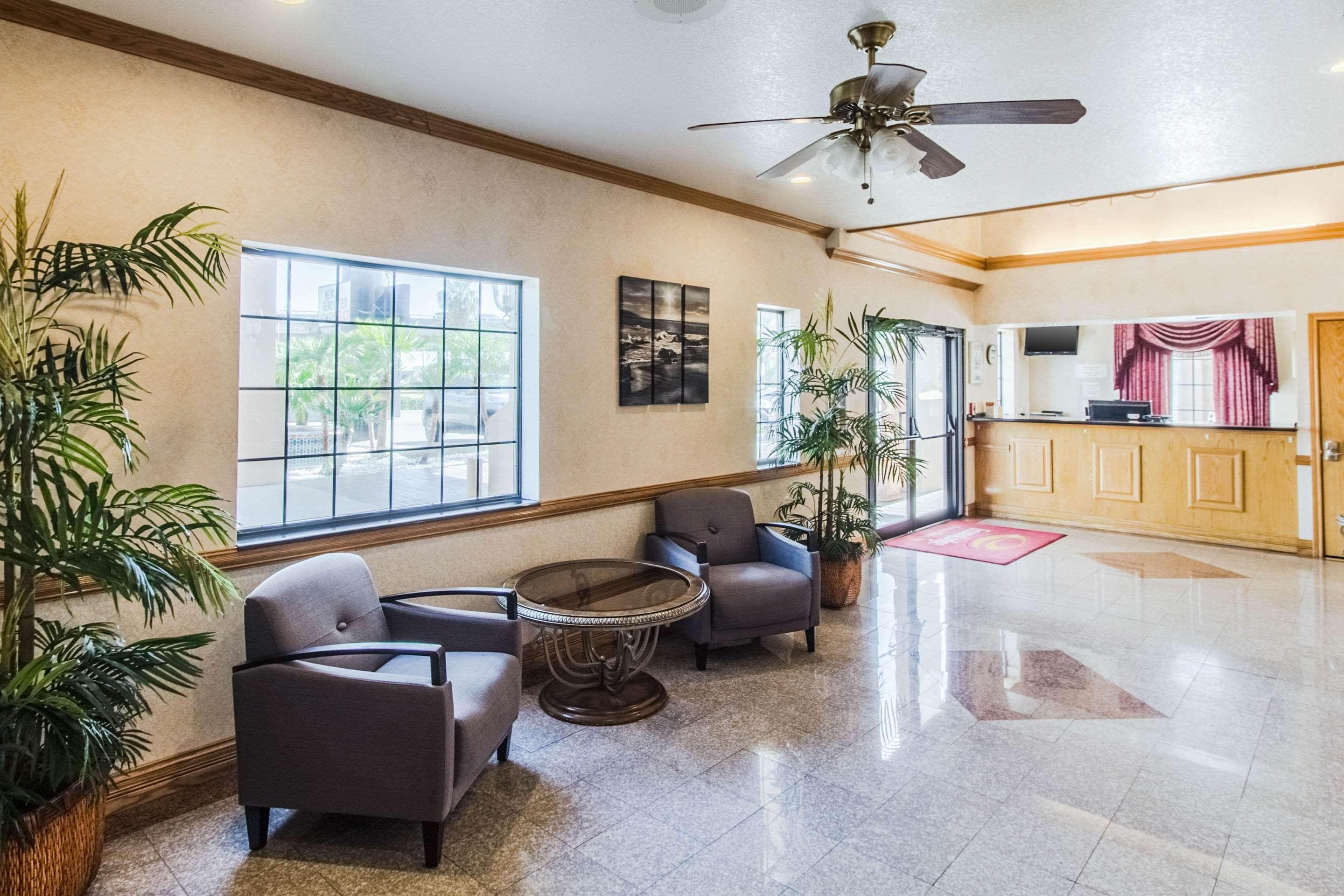Vista Lobby Econo Lodge Inn & Suites Corpus Christi
