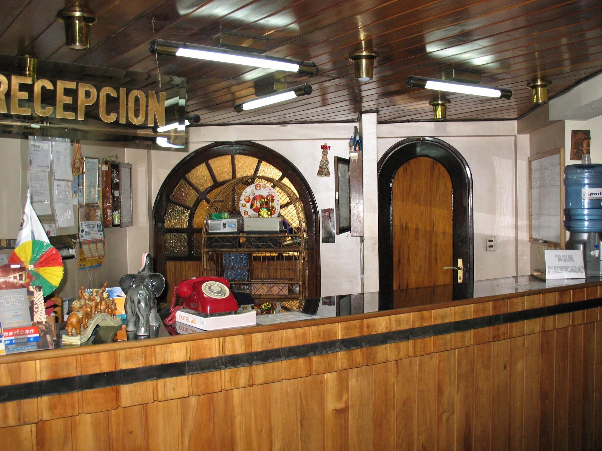 Varios Hotel La Joya