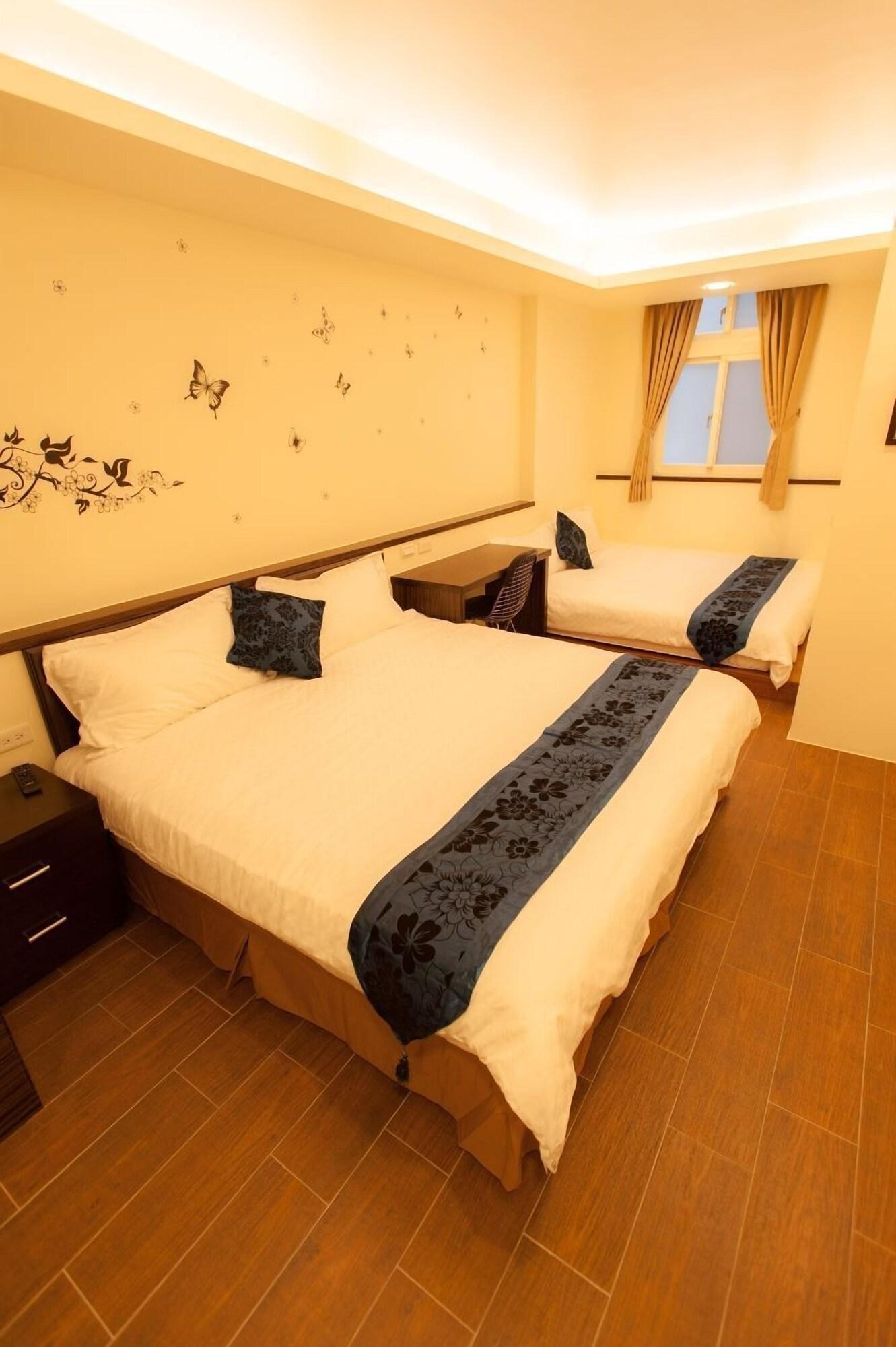 Varios G16 Inn B&B