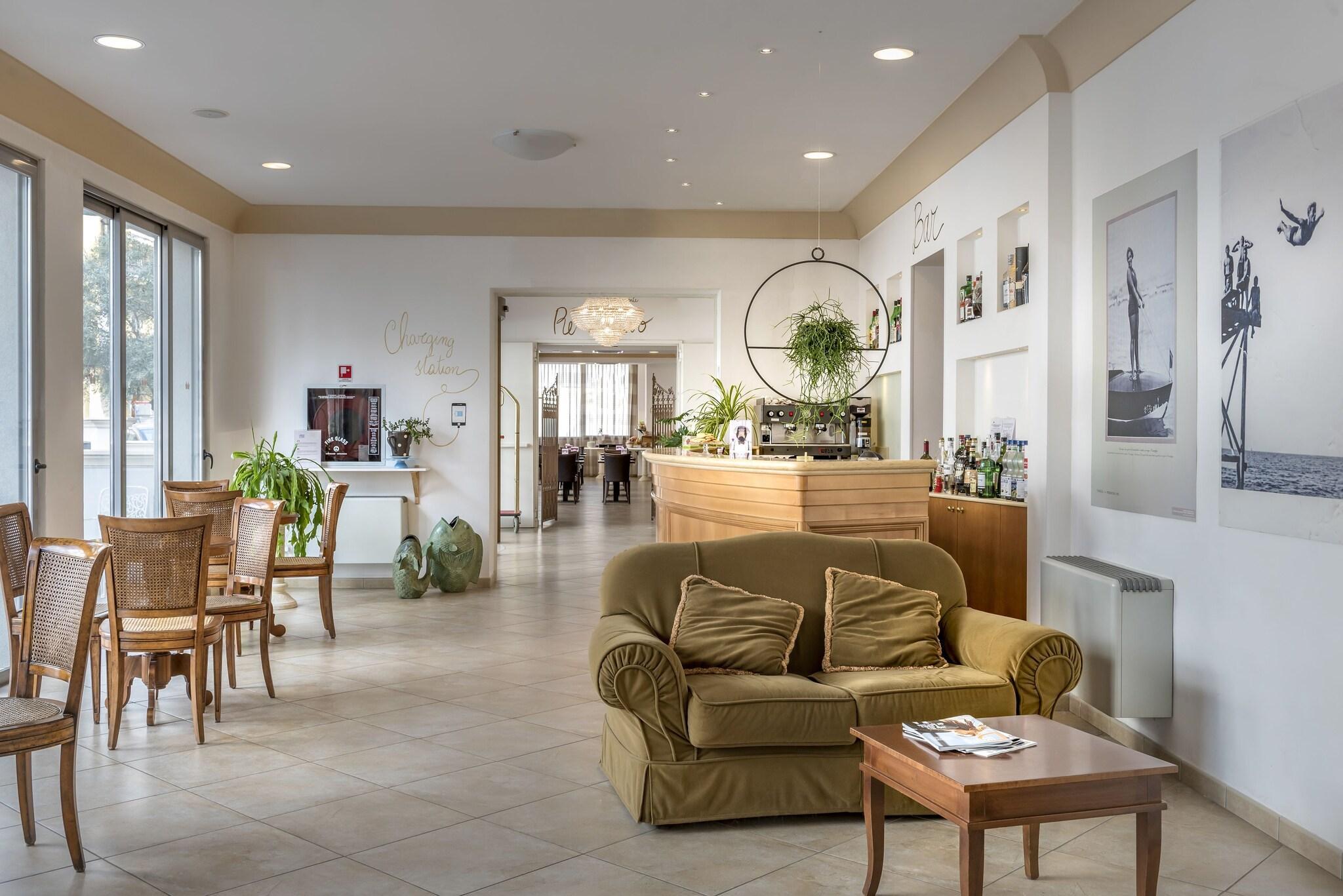 Vista Lobby Hotel Sovrana & Re Aqva SPA