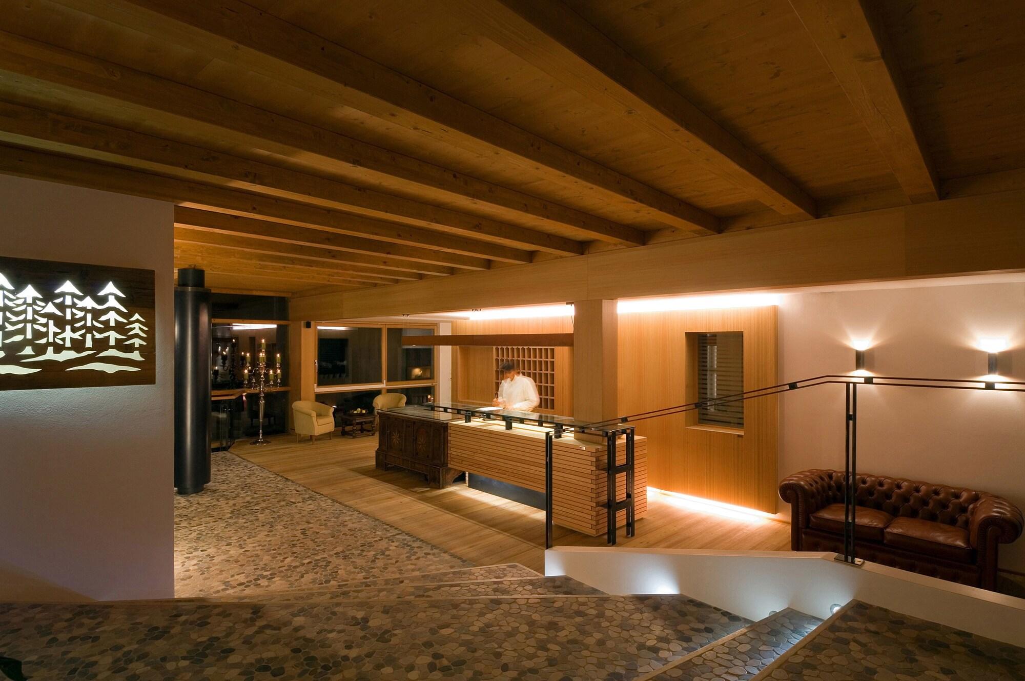 Vista Lobby Parkhotel Ladinia