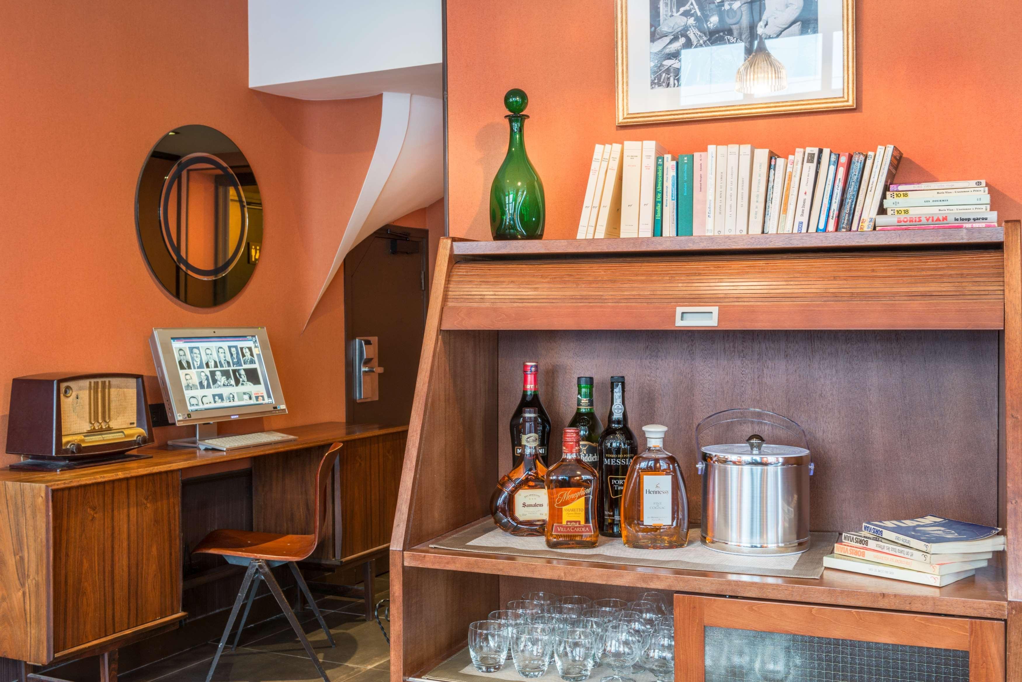 Bar/Salón Hôtel Boris V. by Happyculture
