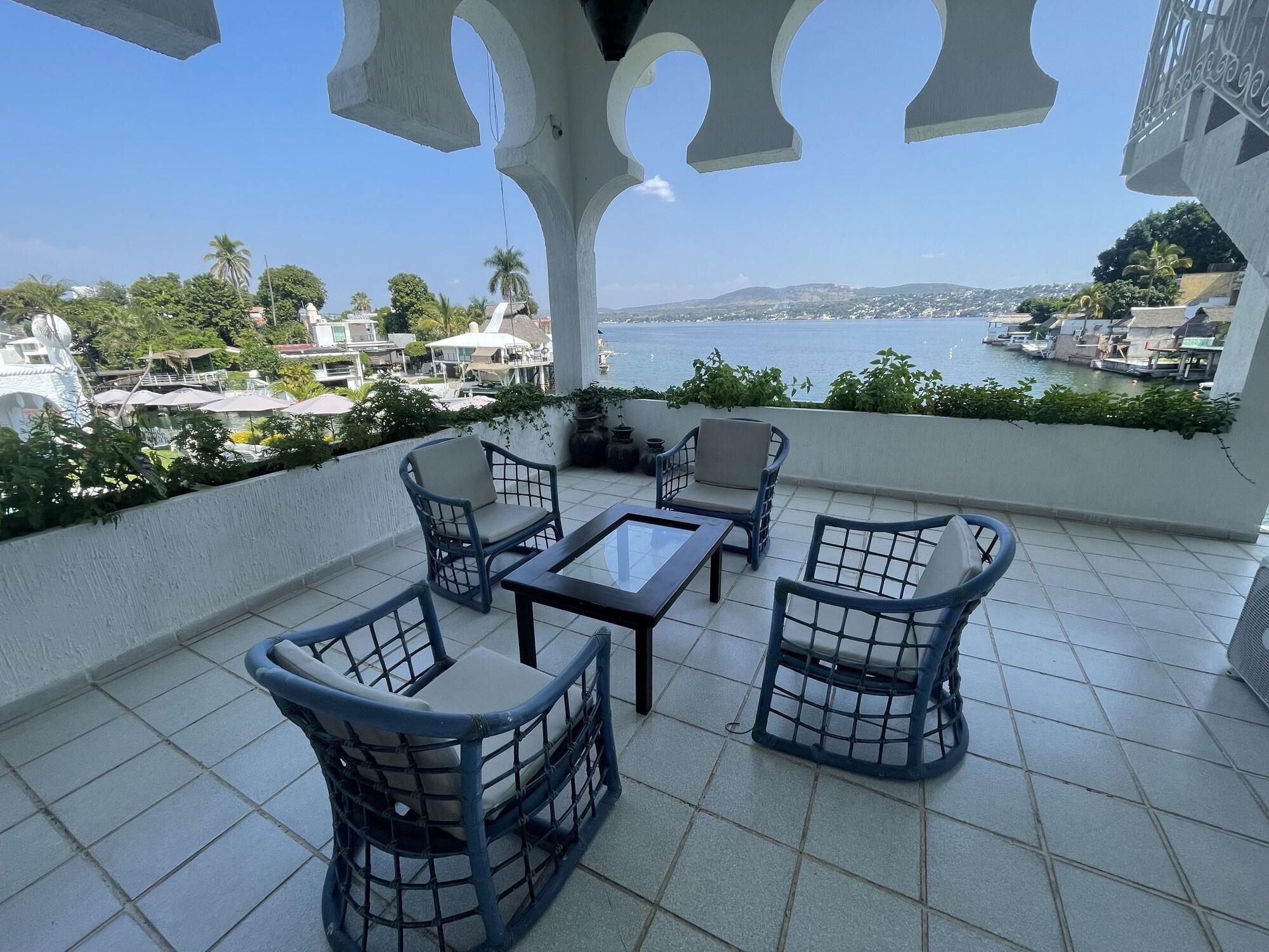 Equipamiento de Habitación Marina Palace Teques