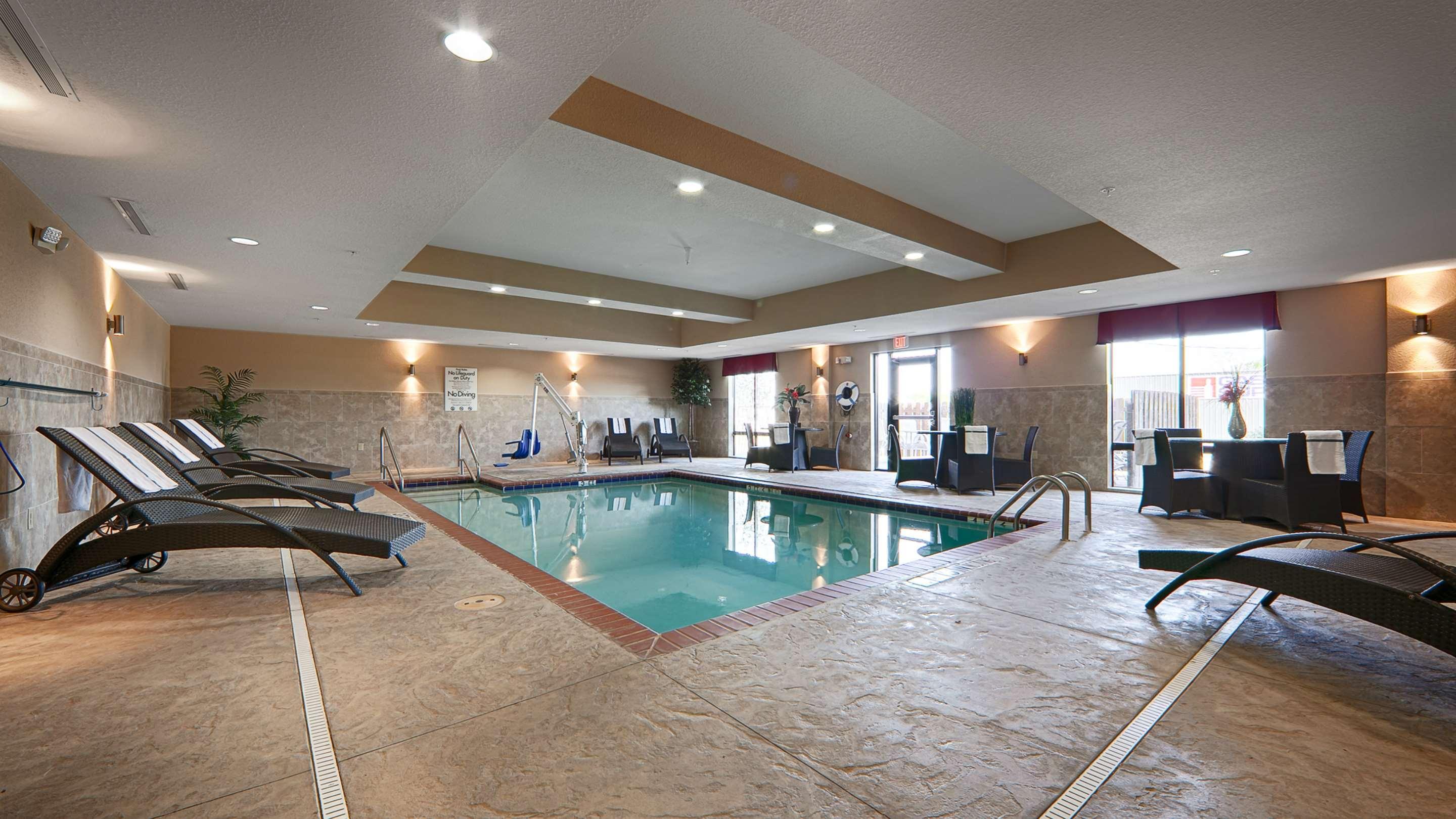 Vista Piscina Best Western Plus Cushing Inn & Suites