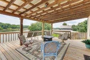 Alquiler Vacacional - Tennessee River Retreat: Multi-level Deck & Views