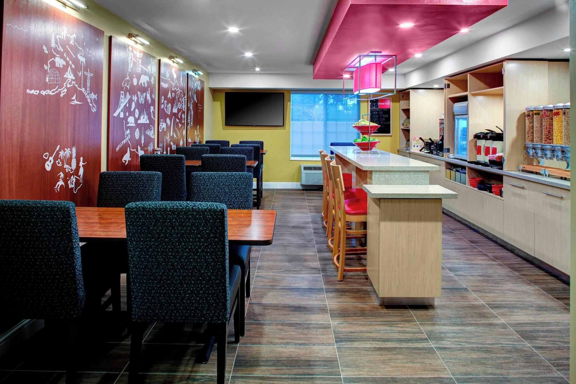 Restaurant TownePlace Suites by Marriott Fresno