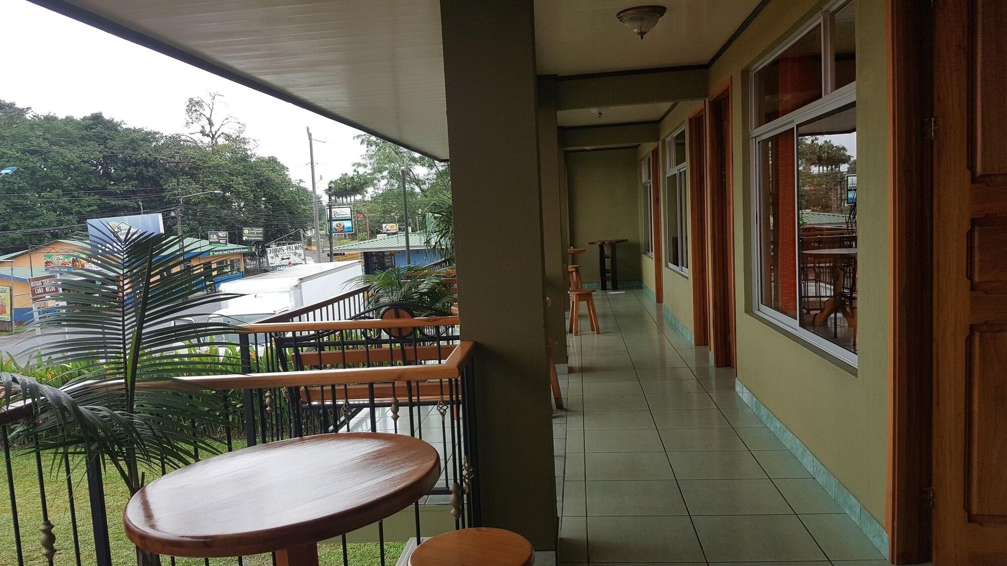 Comodidades del Alojamiento Hotel FAS B&B