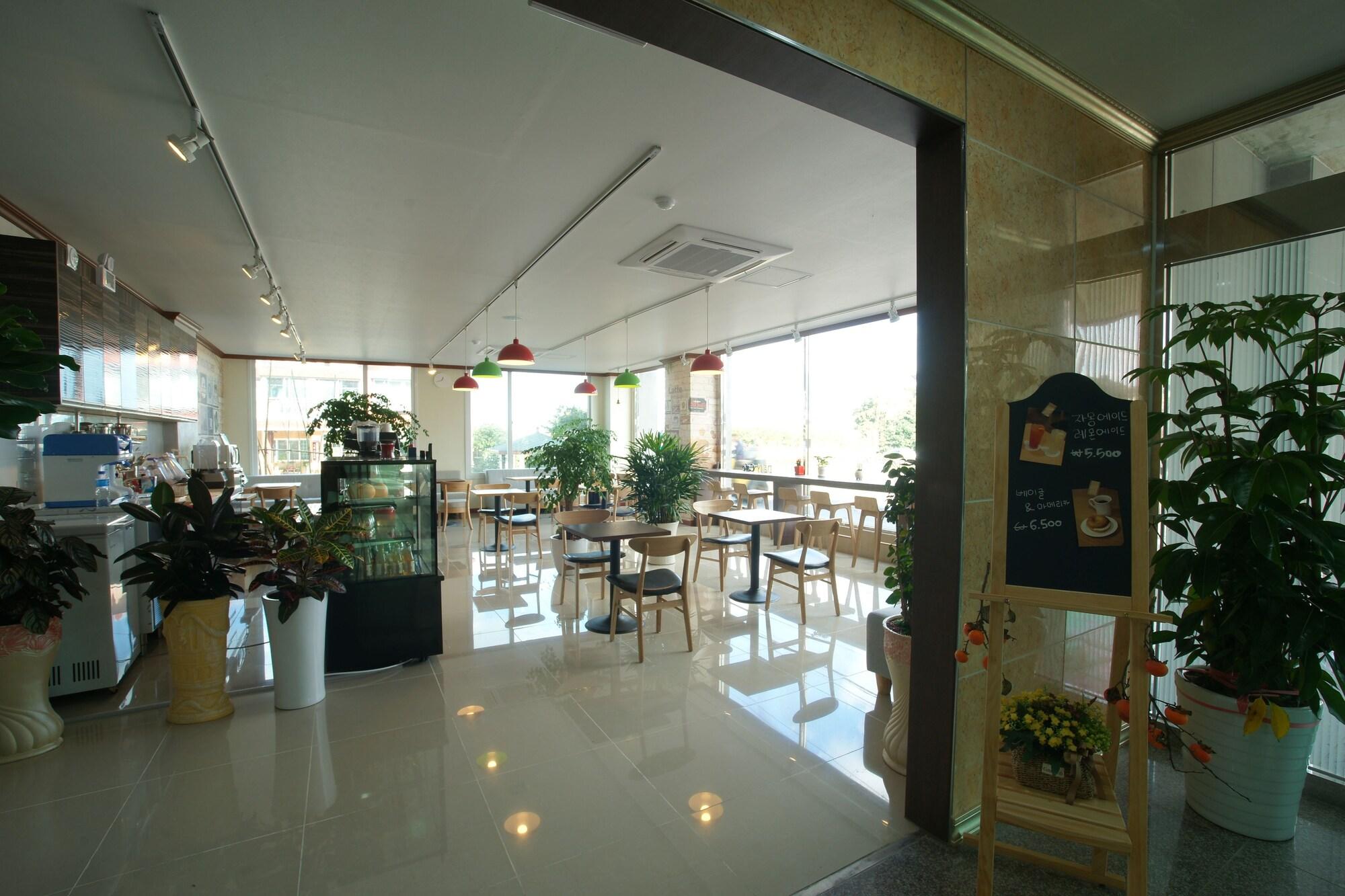 Bar/Salón Seongsan Aqua Beach Hotel