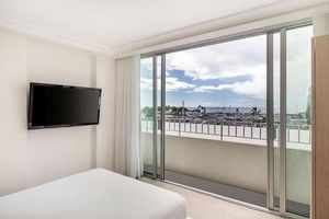 Alojamiento - Charming Ocean front hotel suites in enchanting 
The Modern Honolulu Hotel