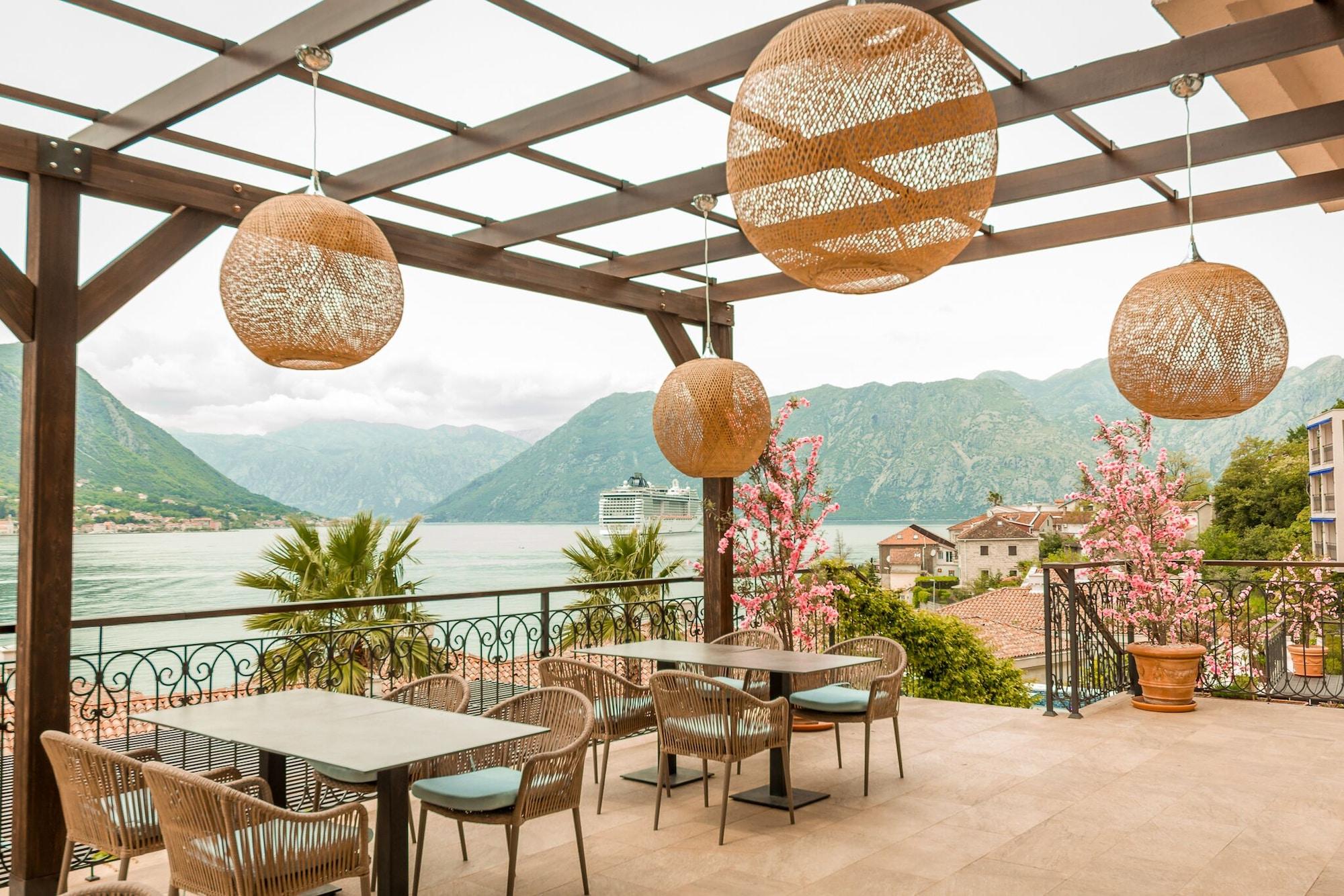 Restaurant Huma Kotor Bay Hotel and Villas