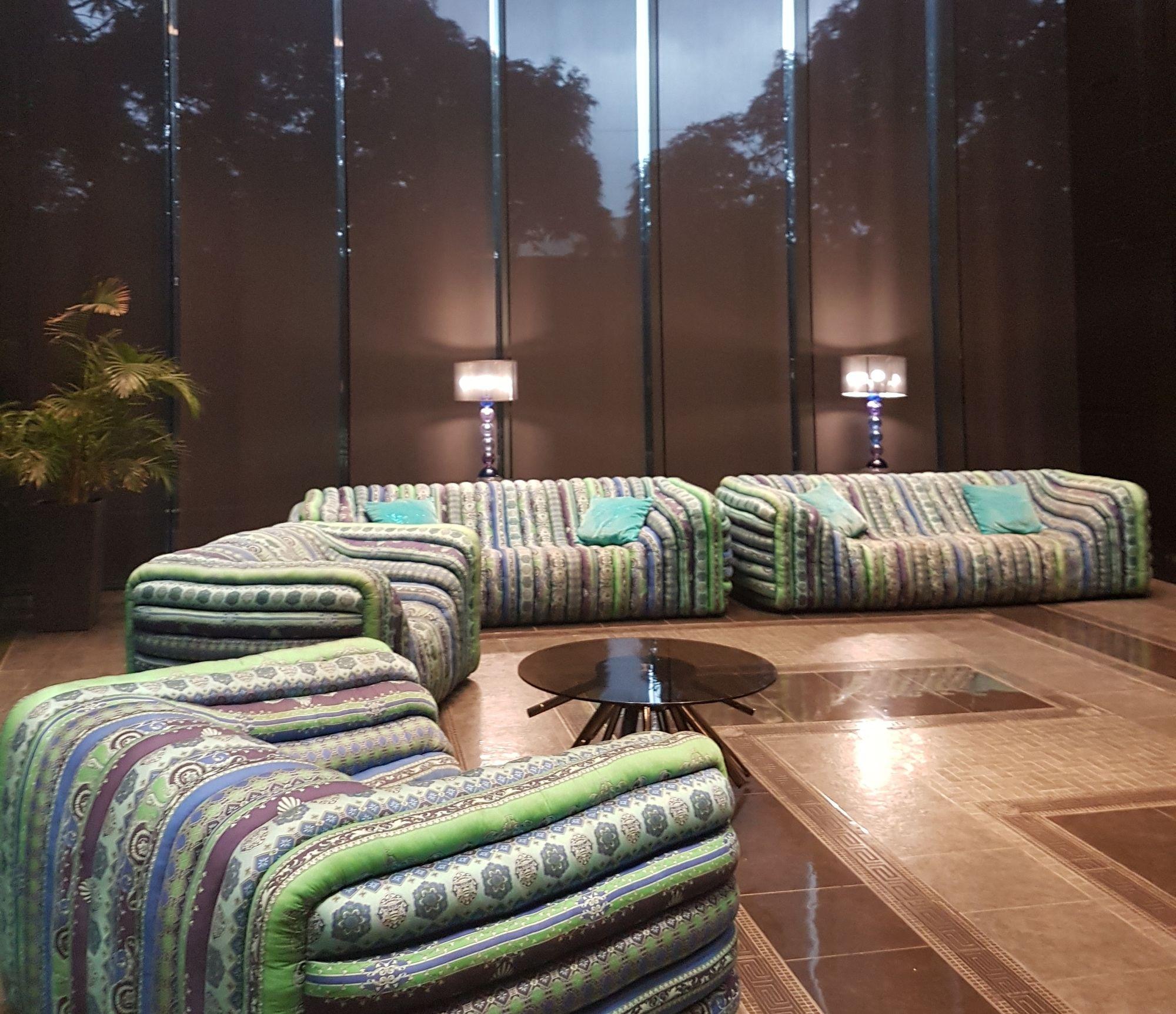 Varios Lux Milano Residences Versace Makati