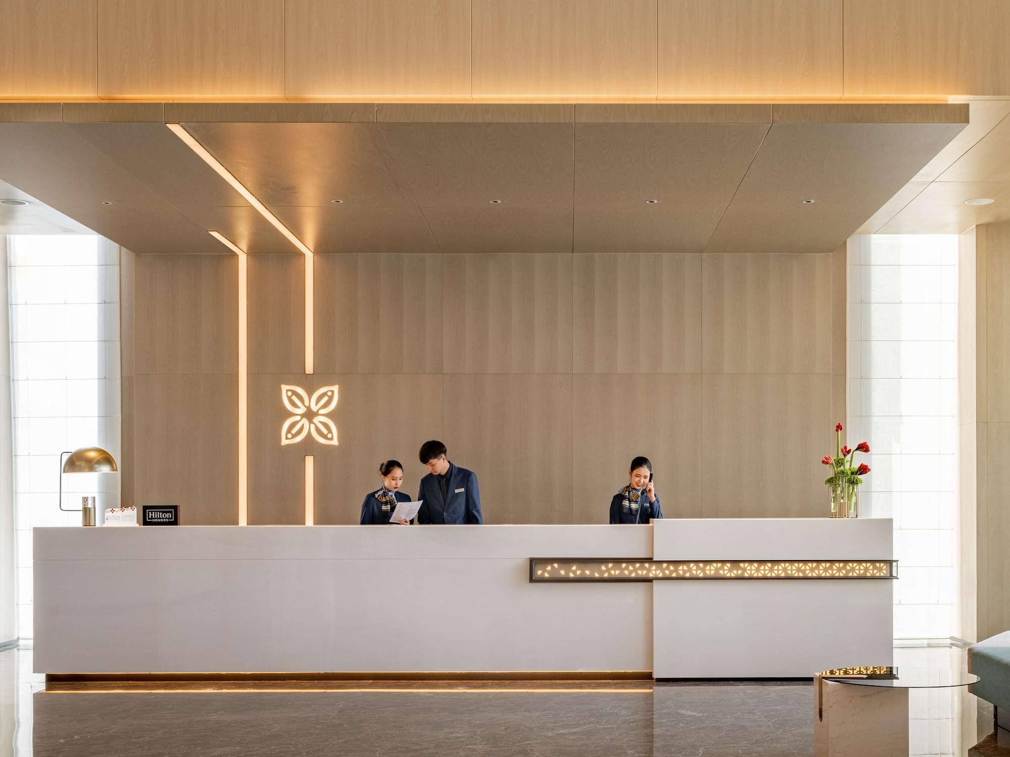 Vista Lobby Hilton Garden Inn Shenzhen World Exhibition & Convention Center