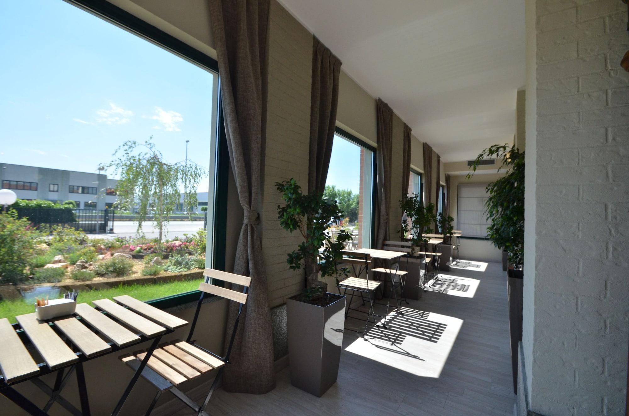 Bar/Salón Green Class Hotel Candiolo