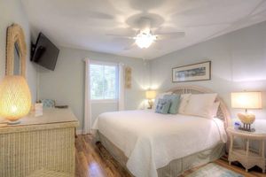 Alquiler Vacacional - JULY DEALS! GROUND FLOOR-CLOSE TO BEACH VILLAGE PIER RESTAURANTS. DOG FRIENDLY!