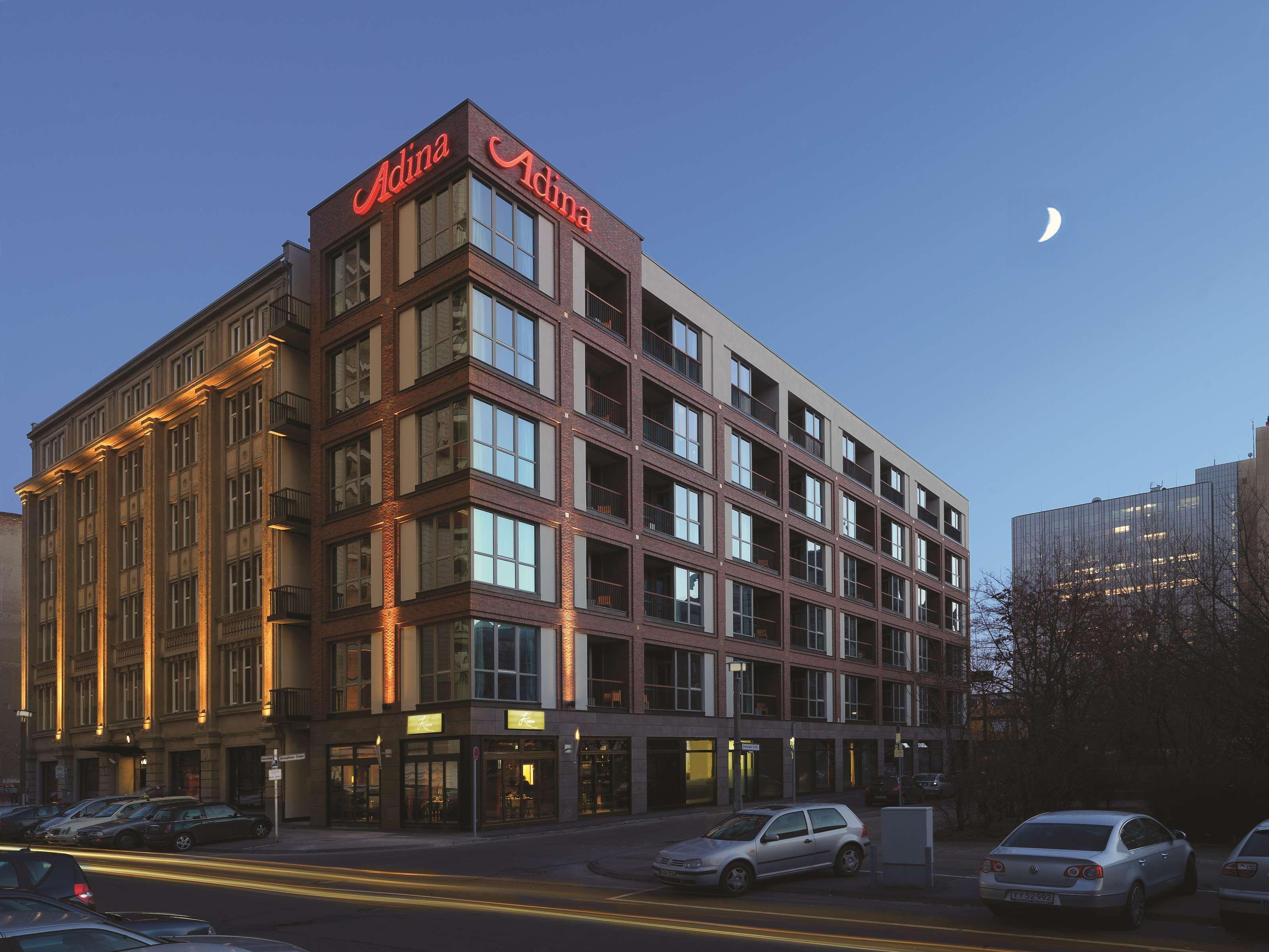 Vista Exterior Adina Apartment Hotel Berlin CheckPoint Charlie
