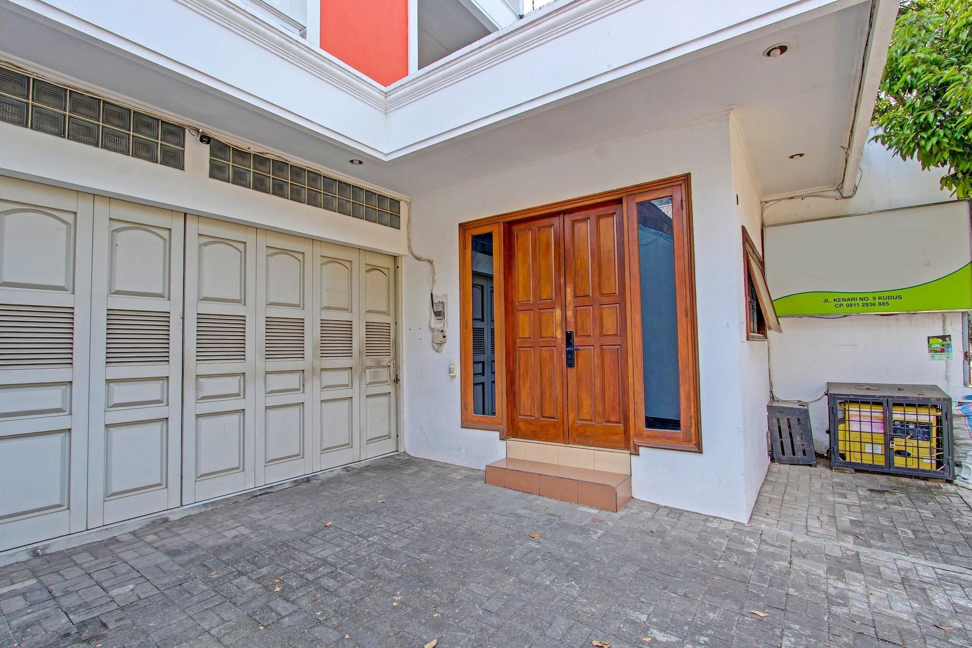 Vista Exterior OYO Life 91523 Kenari Guesthouse