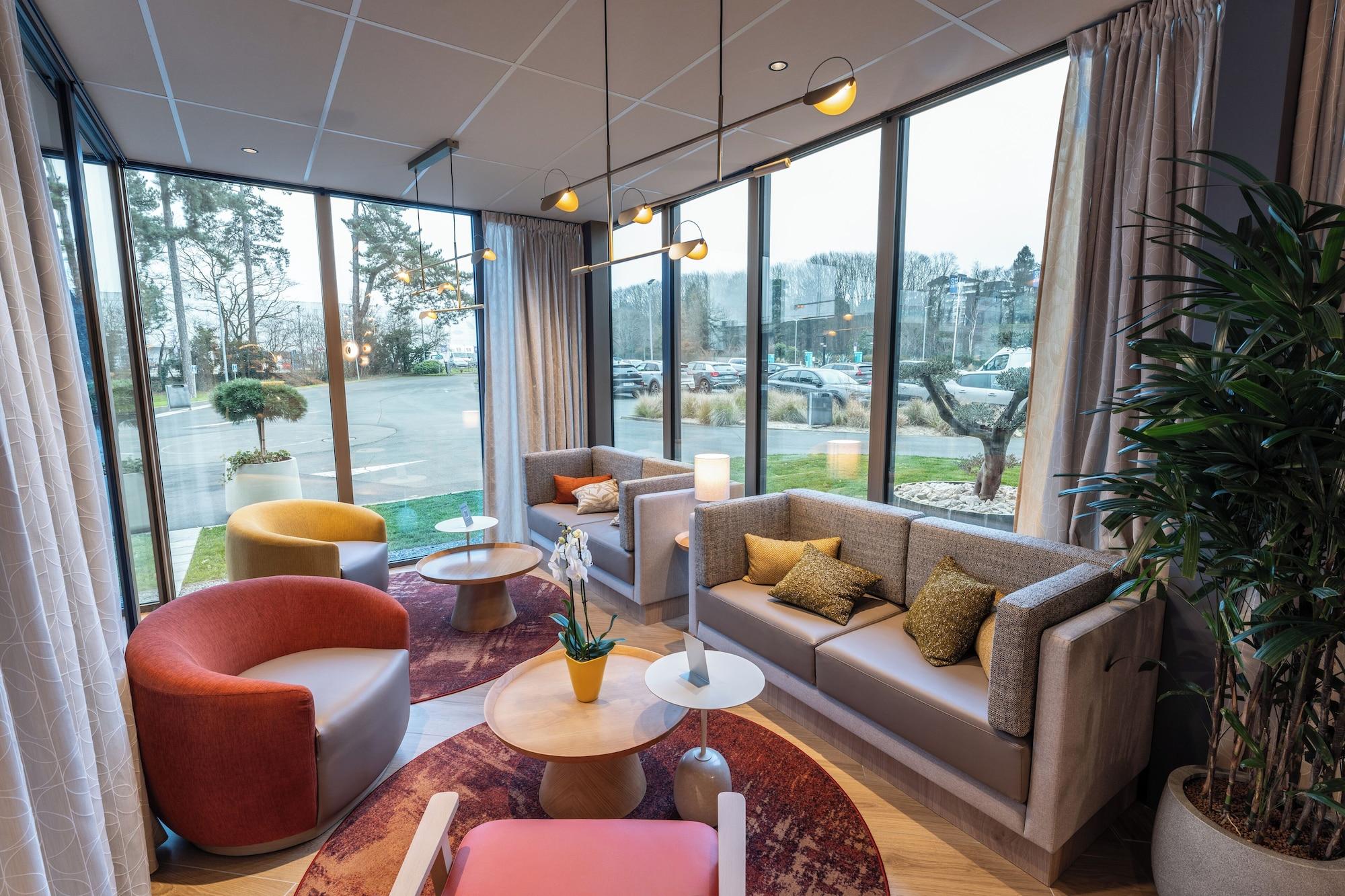 Vista Lobby Novotel Angers Lac de Maine