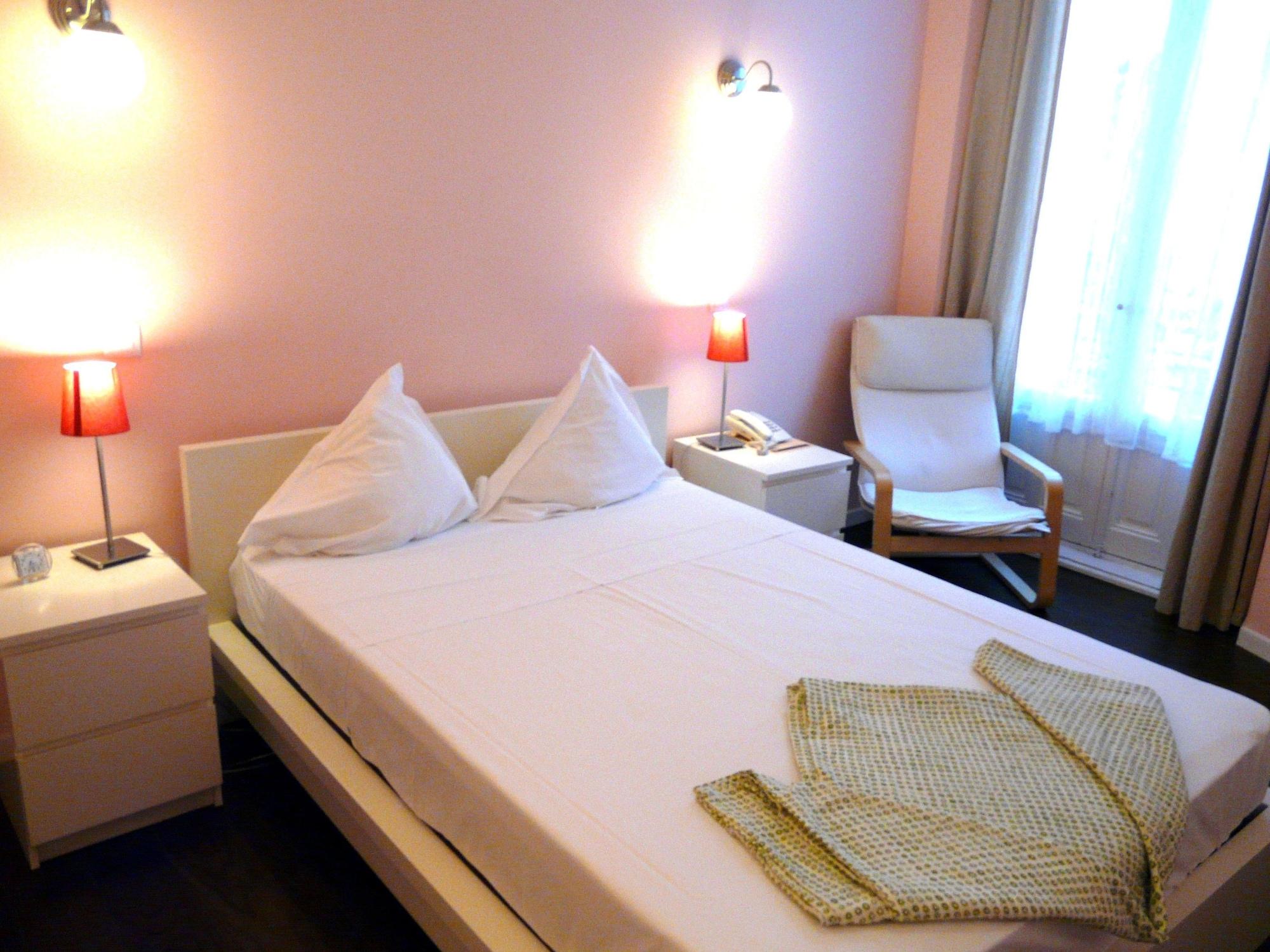 Varios Hostal Pizarro