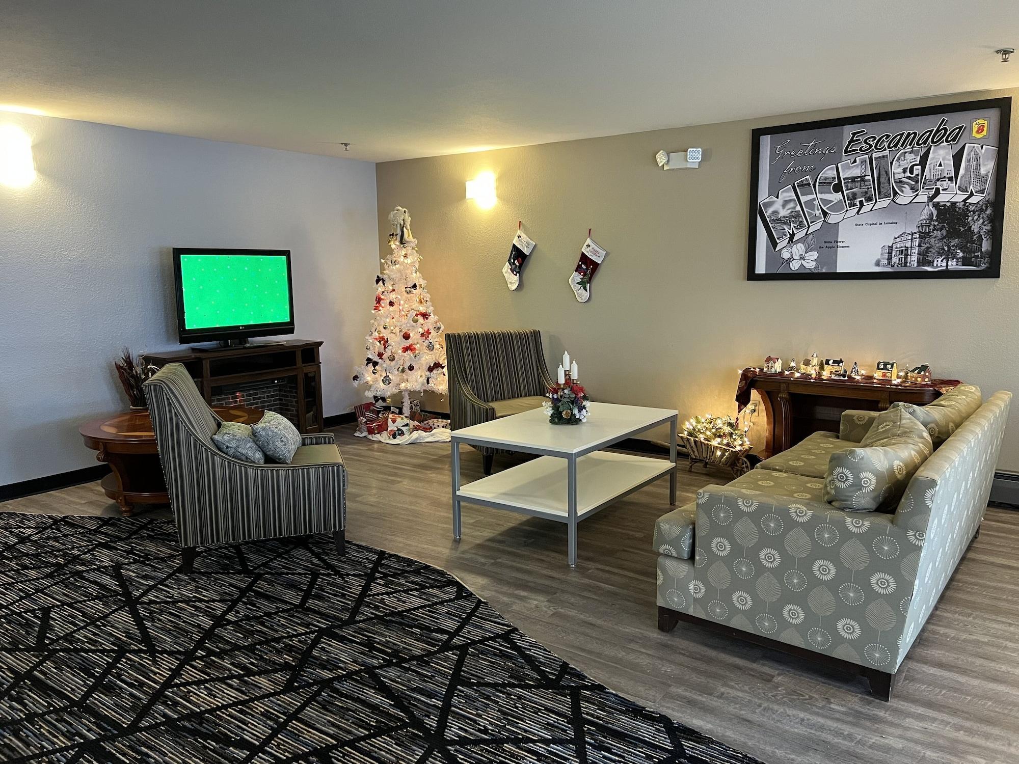 Vista Lobby Super 8 by Wyndham Escanaba