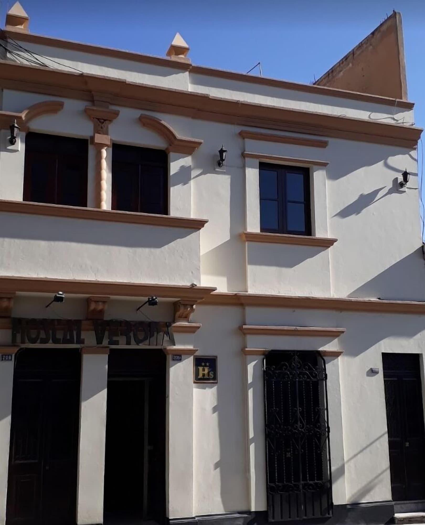 Varios Hostal Verona