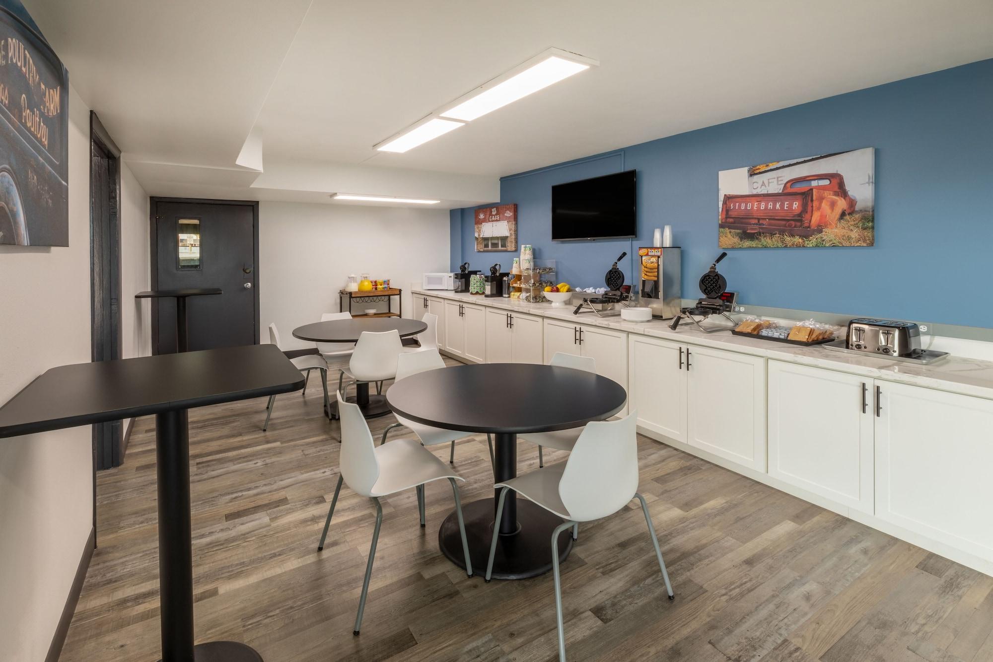 Restaurant Super 8 by Wyndham Laredo