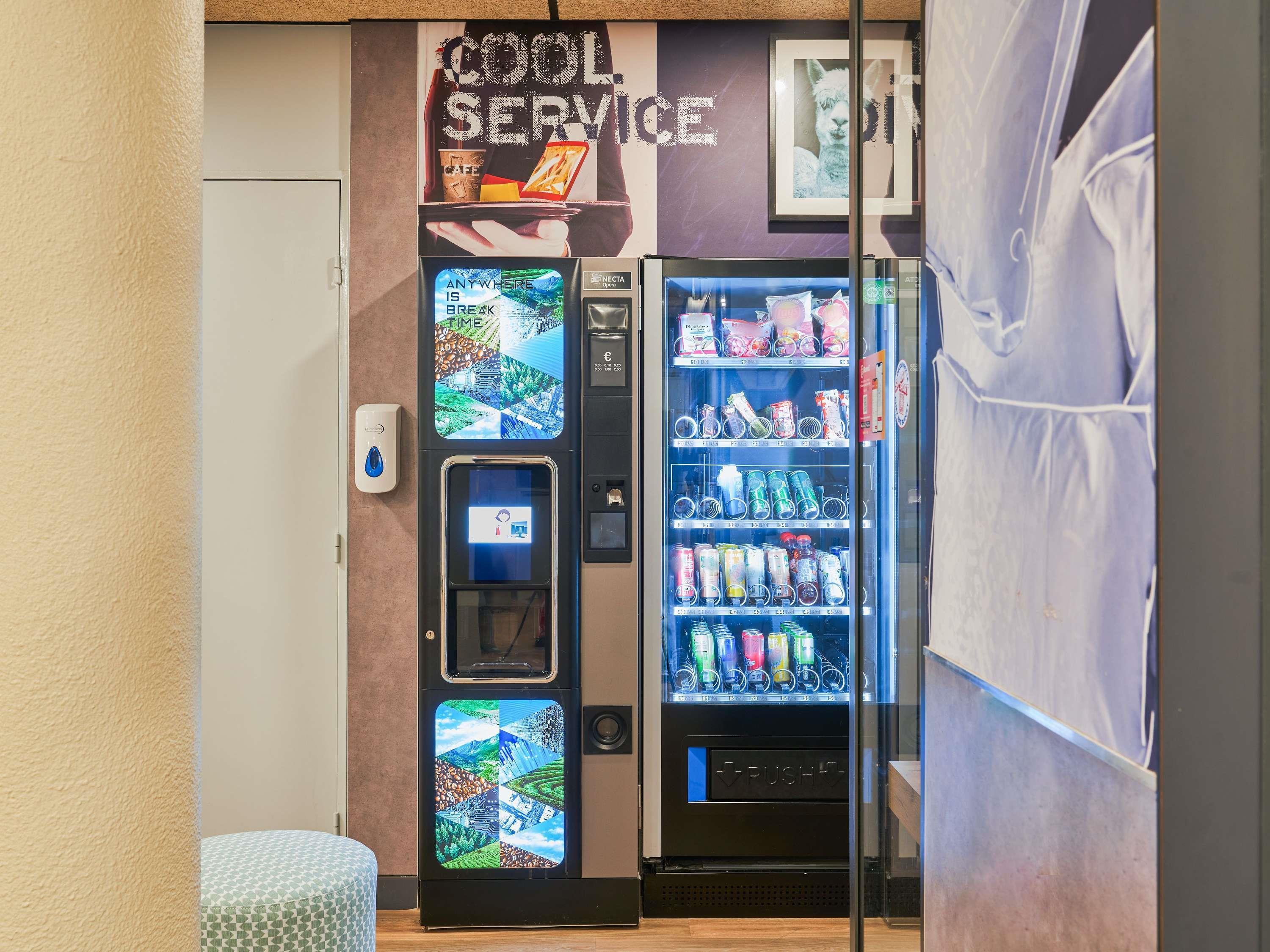 Varios ibis budget Saint Maurice