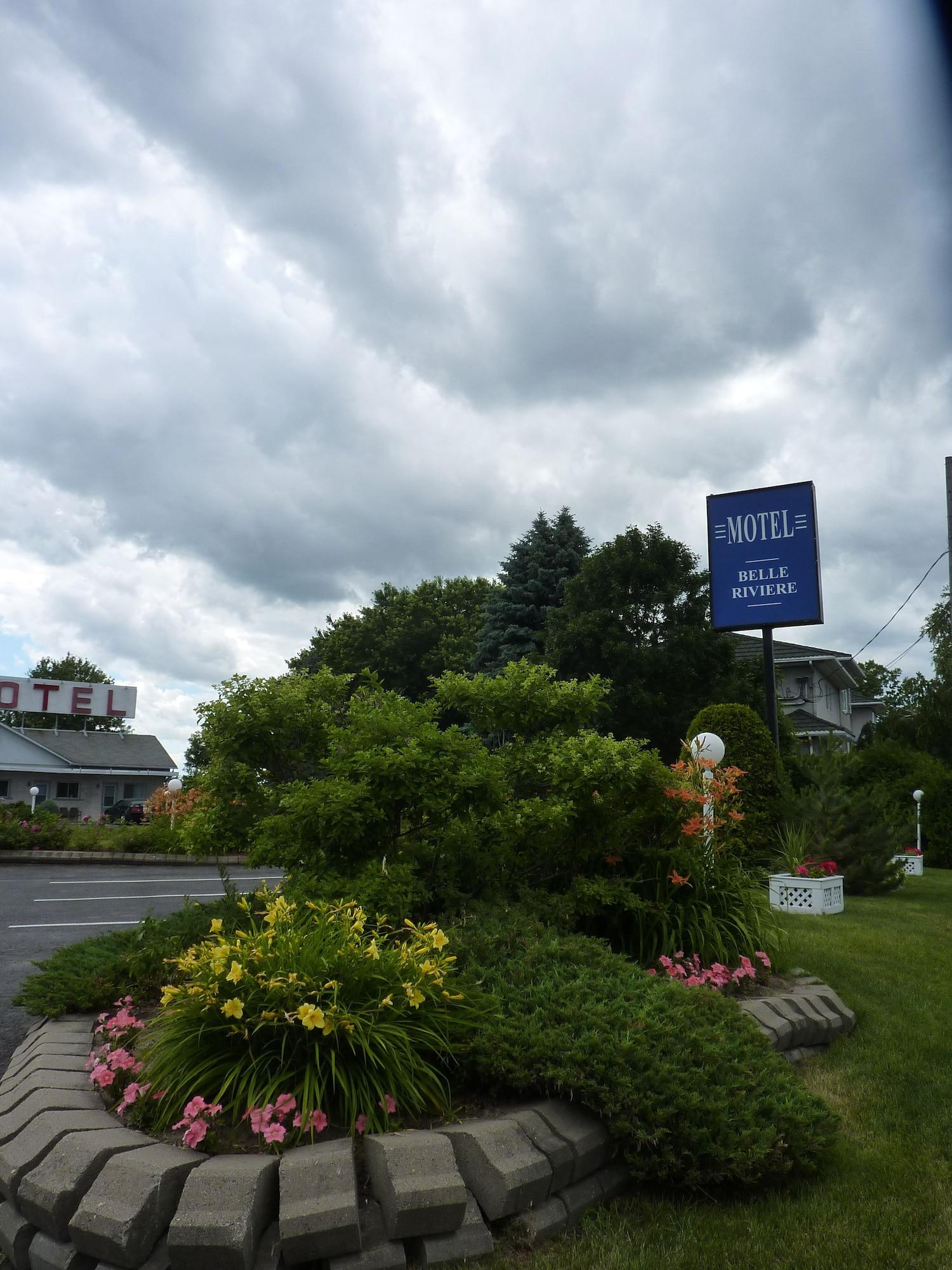 Vista Exterior Motel Belle Rivière
