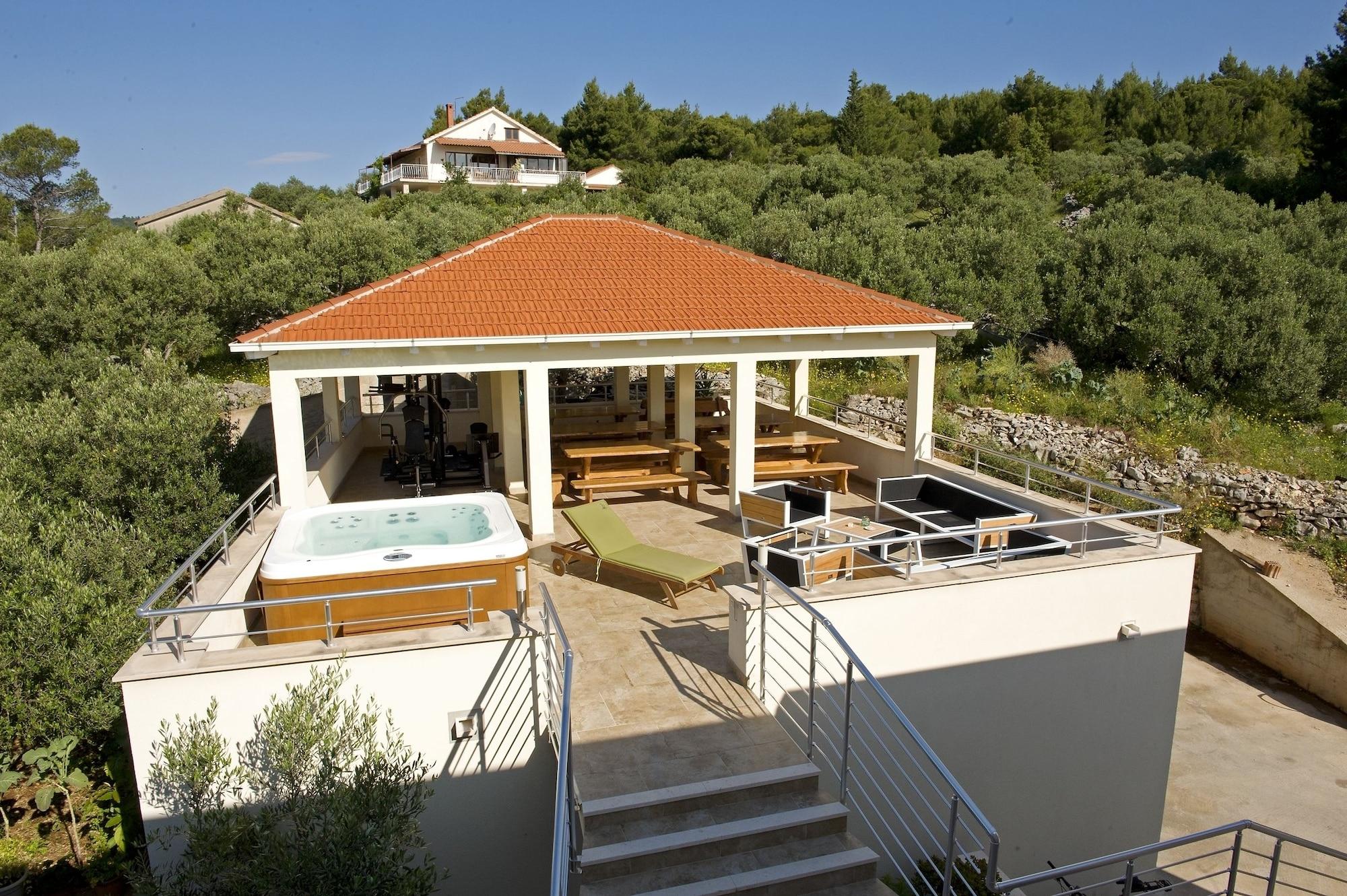 Vista Lobby Captain's Villa Sokol