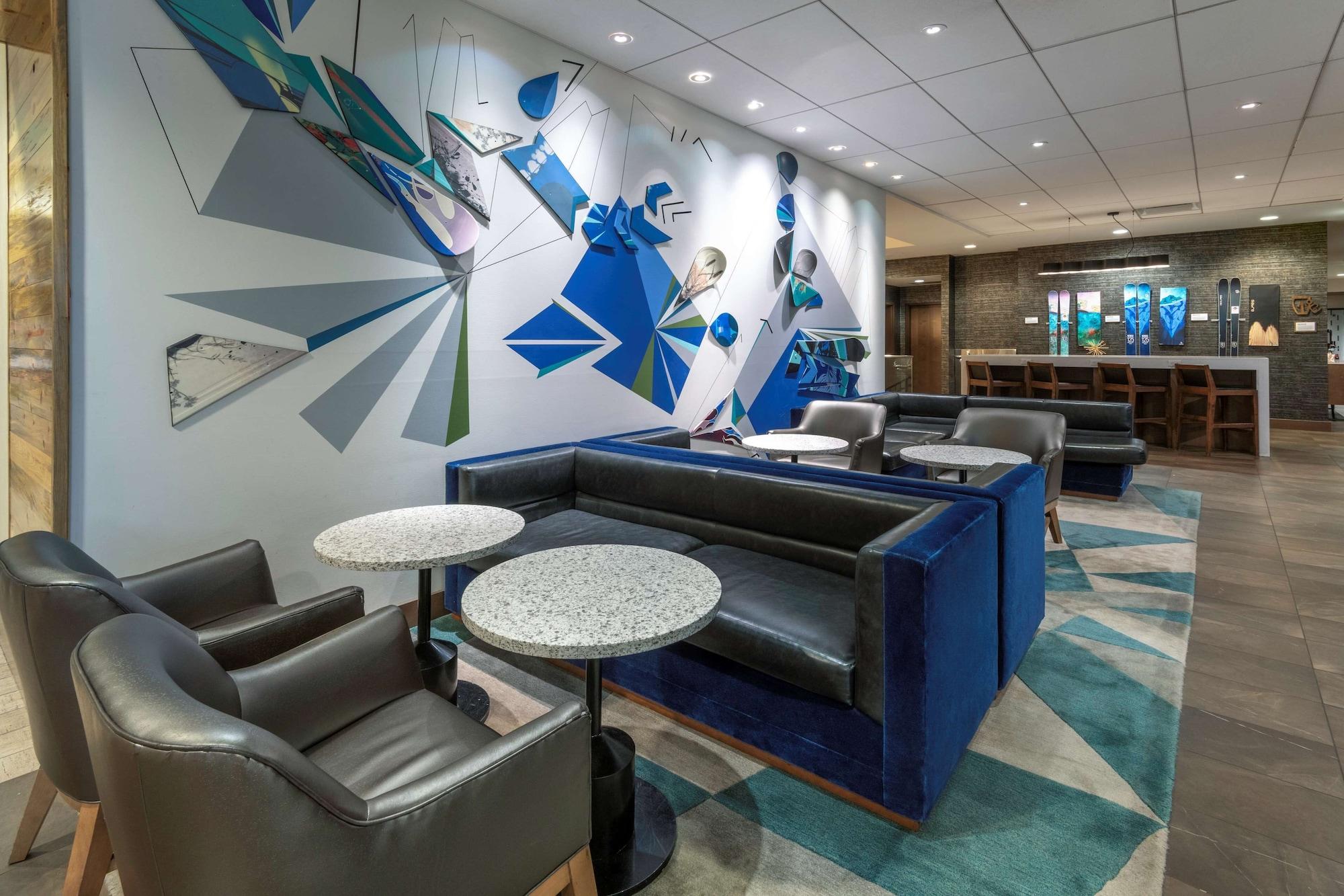 Vista Lobby Hyatt Place Denver Downtown