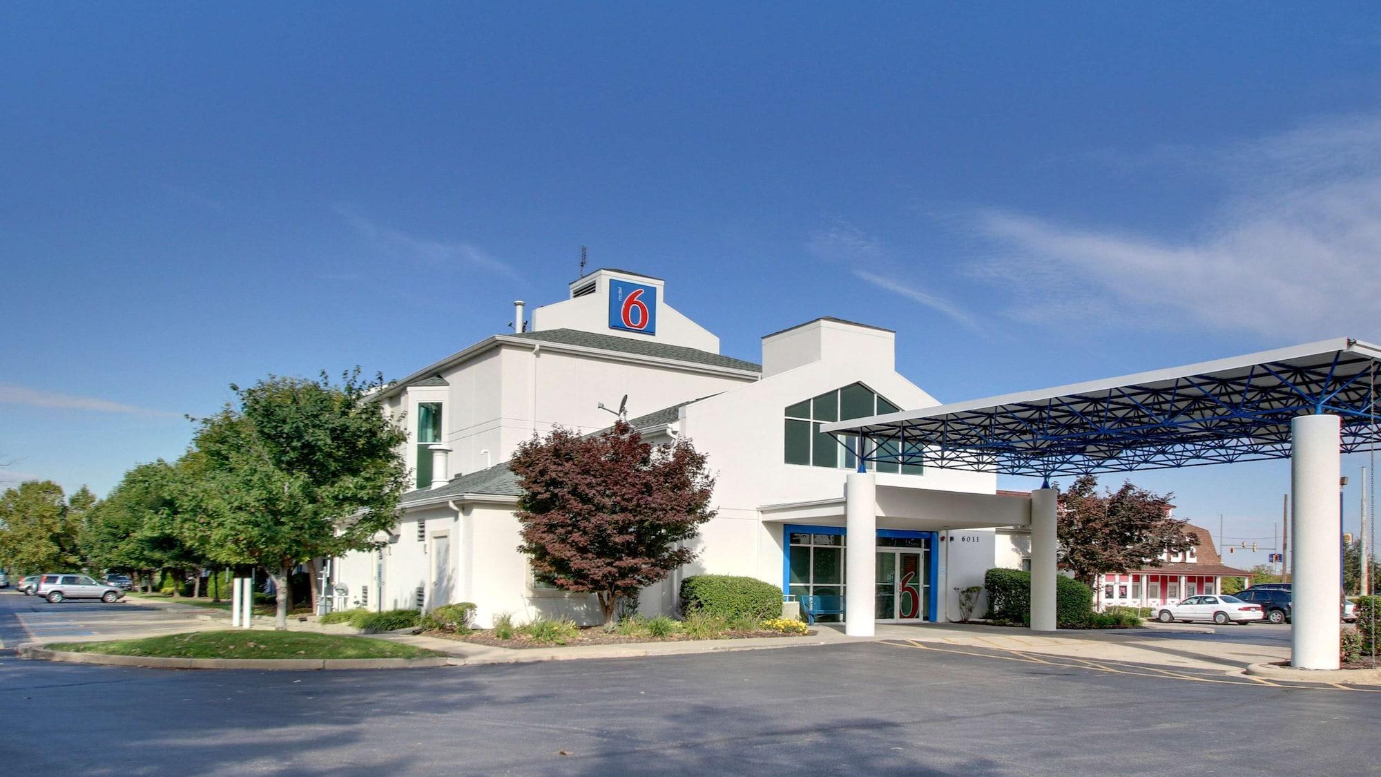 Varios Motel 6 Springfield, IL