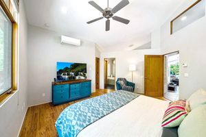 Alquiler Vacacional - Eco-Friendly, Walk to River/Mountain Trail - King Beds - AC - Near Downtown