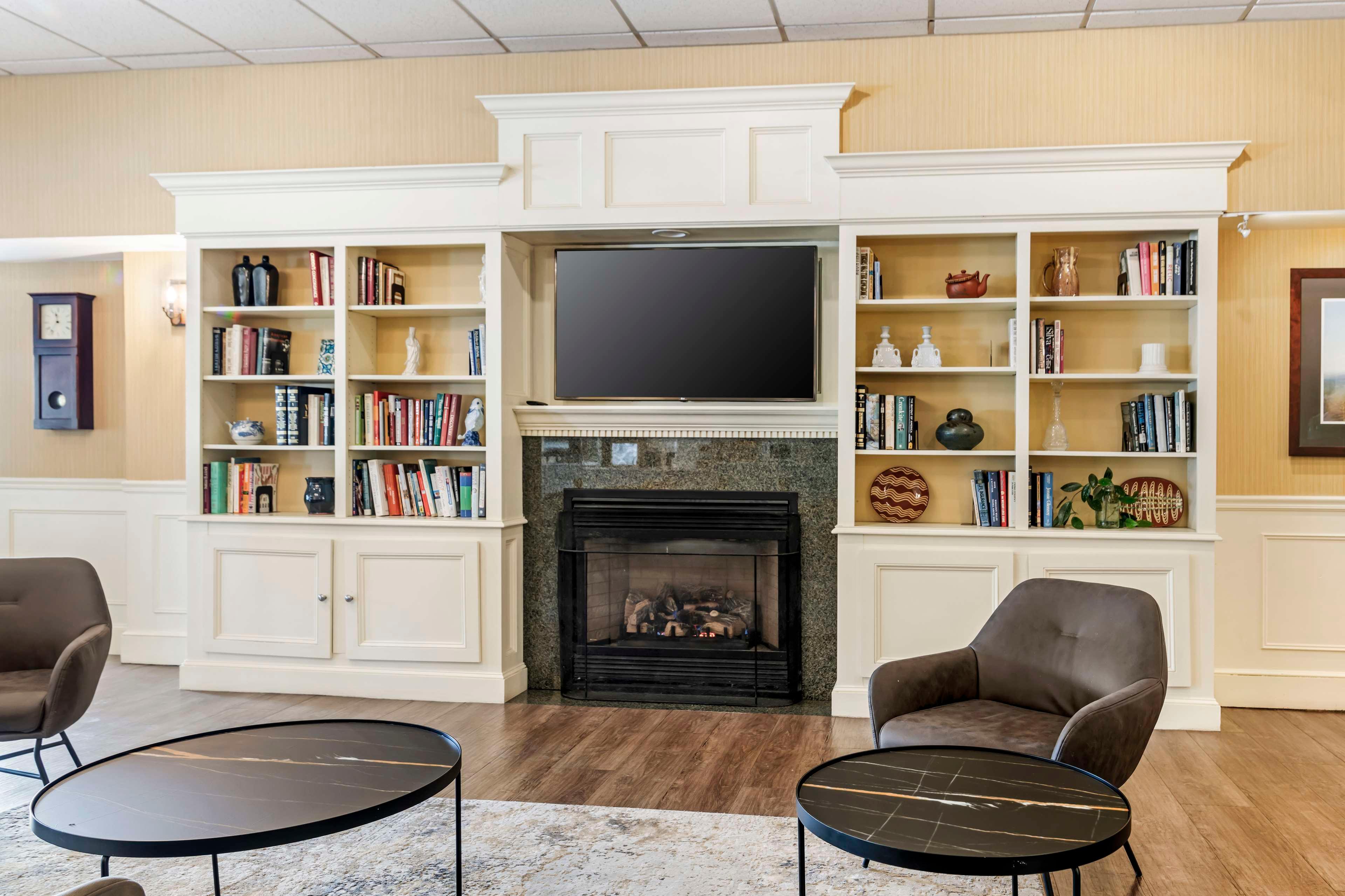 Vista Lobby Best Western Springfield Hotel